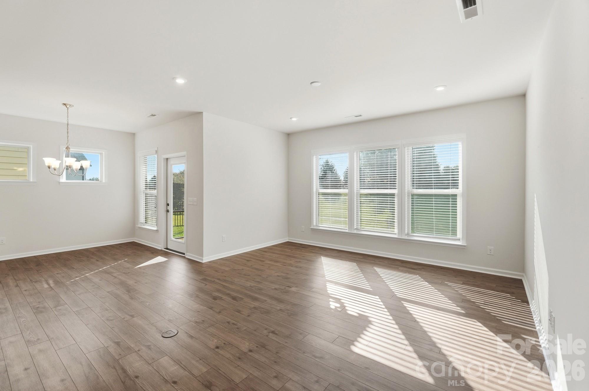 Single Family Residence at 1620 Red Leaf Drive, Fort Mill, photo 19 of 42