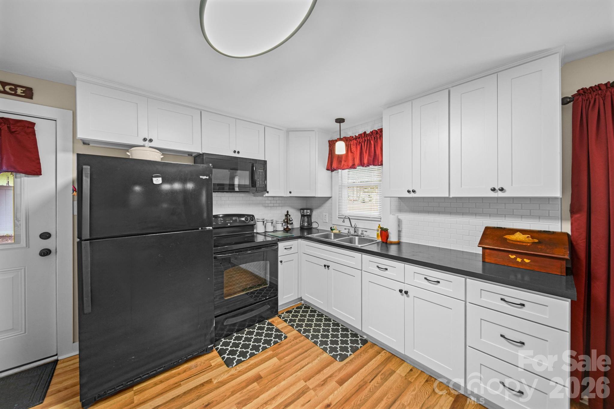 Single Family Residence at 215 Small Street, Kannapolis, photo 6 of 23