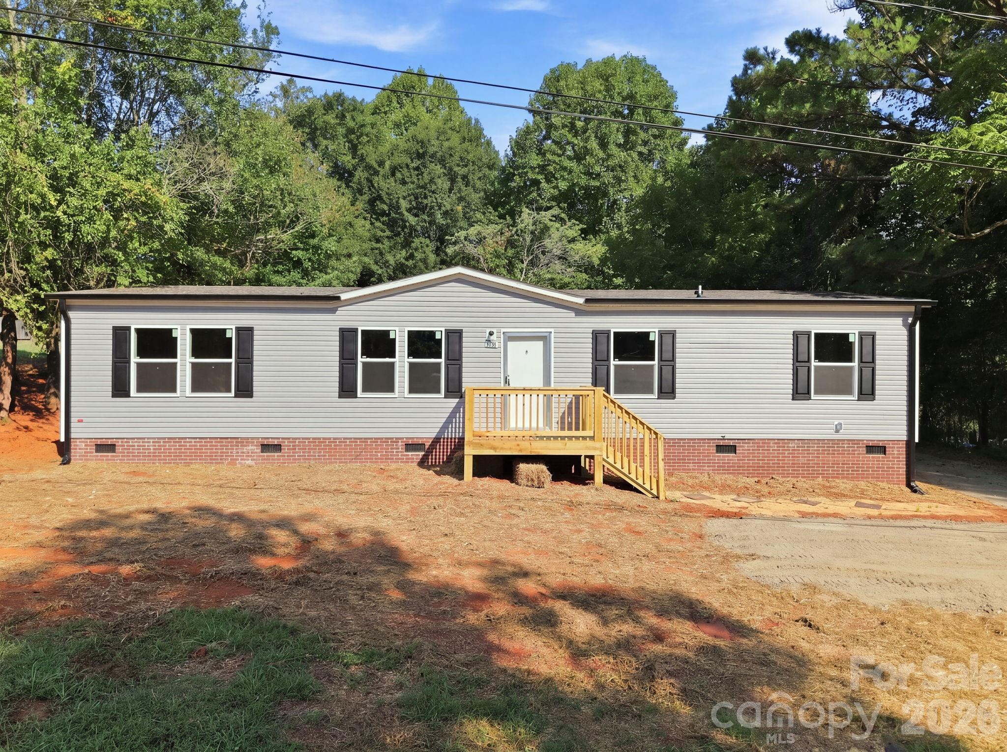 Single Family Residence at 1028 Dorset Lane, Lincolnton, photo 2 of 31