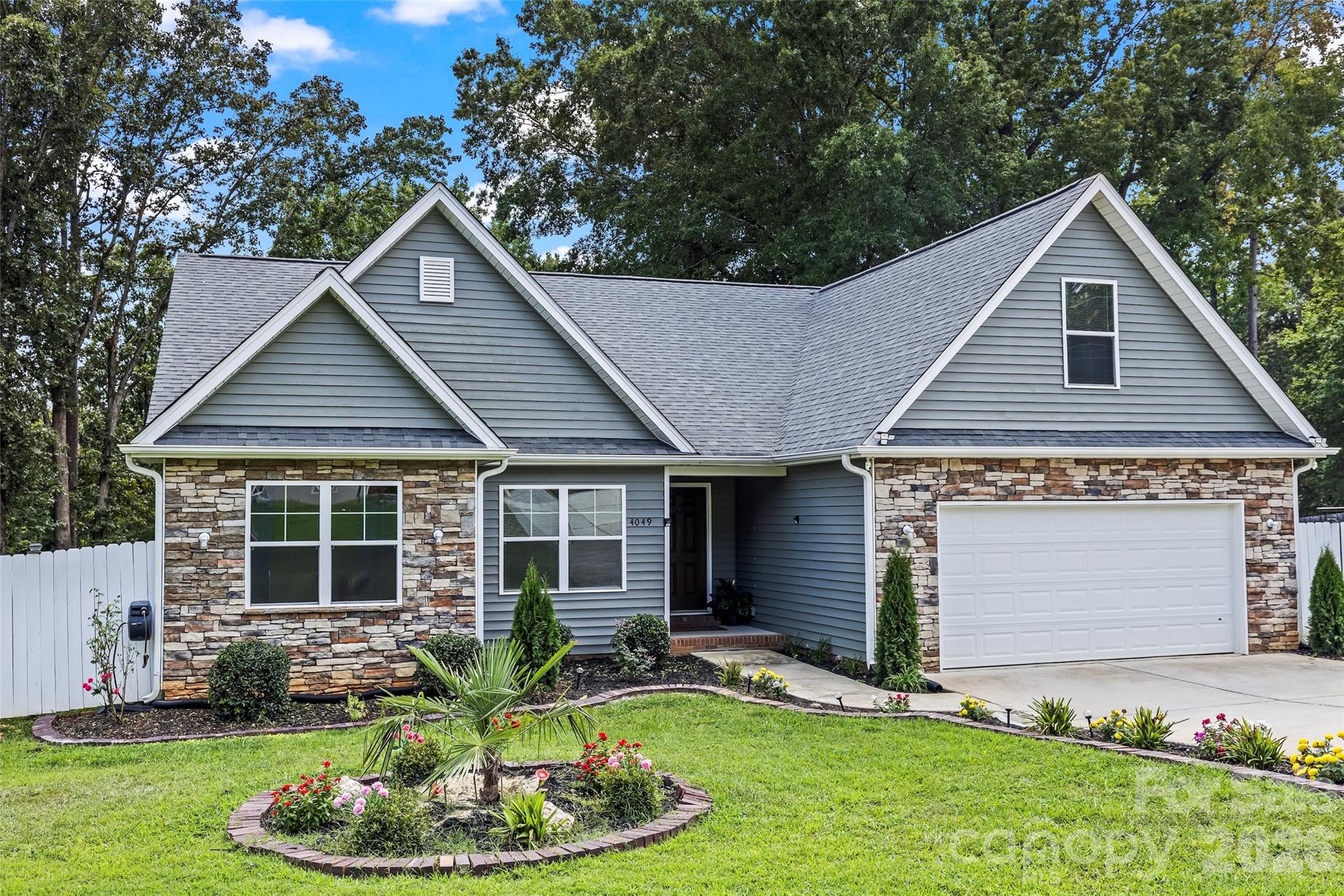 Single Family Residence at 4049 Fincher Road, Matthews, photo 2 of 27