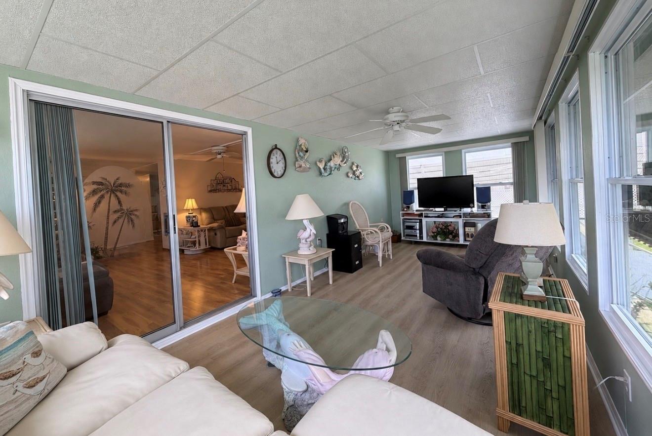 Front Florida room - 1100 BELCHER RD S #535, LARGO