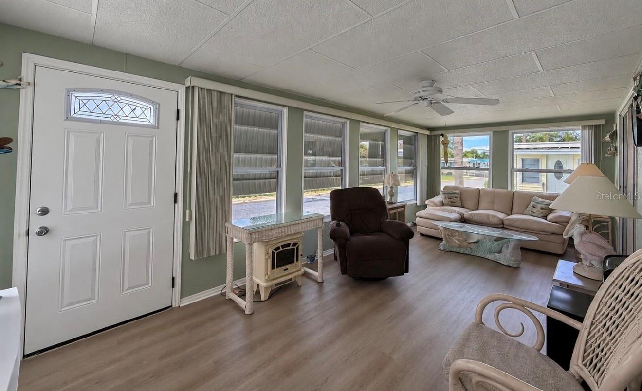Front Florida room - 1100 BELCHER RD S #535, LARGO