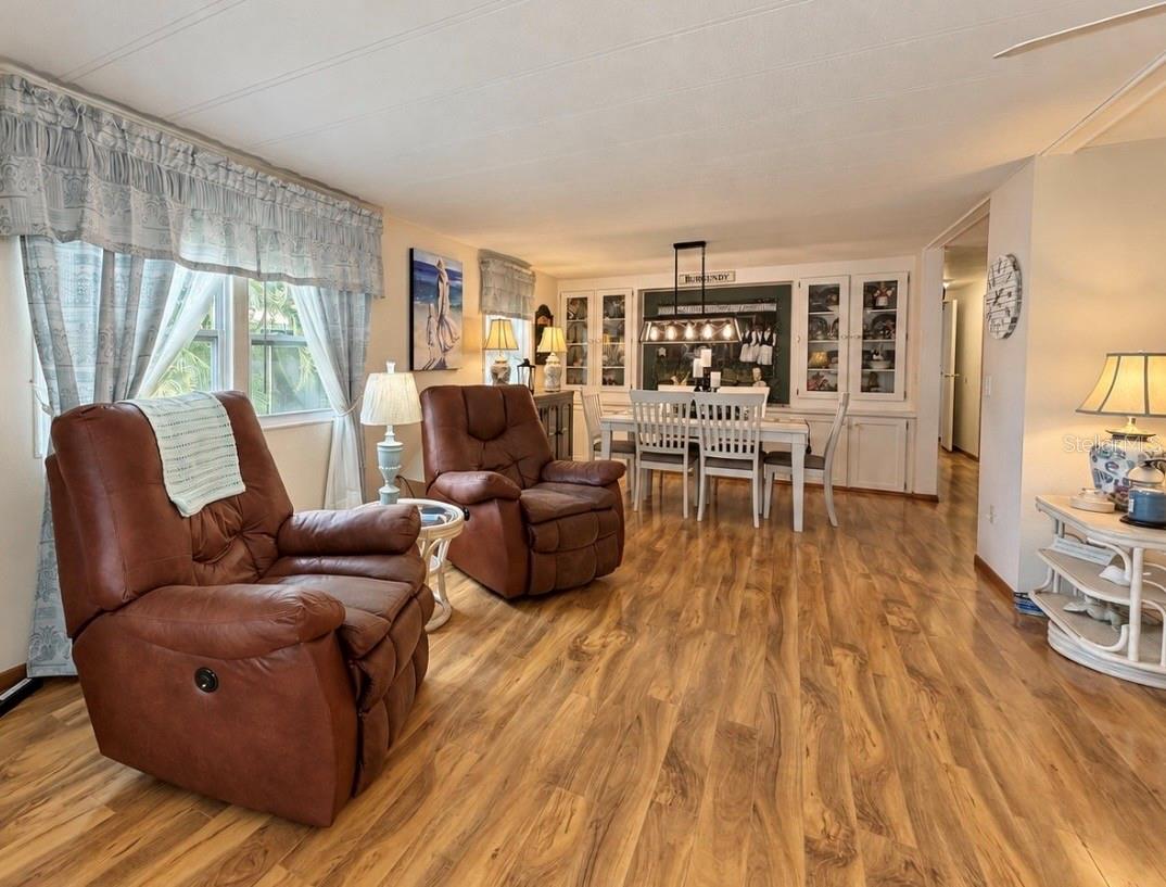 Living room/dining room - 1100 BELCHER RD S #535, LARGO