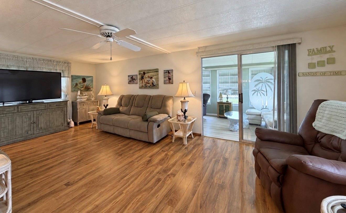 Living room - 1100 BELCHER RD S #535, LARGO