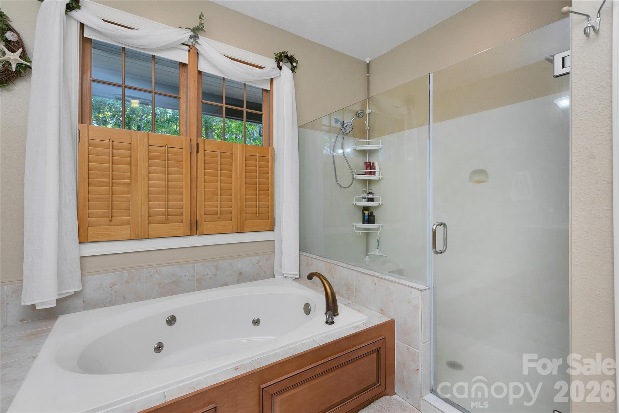 Primary en-suite shower - 111 Kanunu Court, Brevard