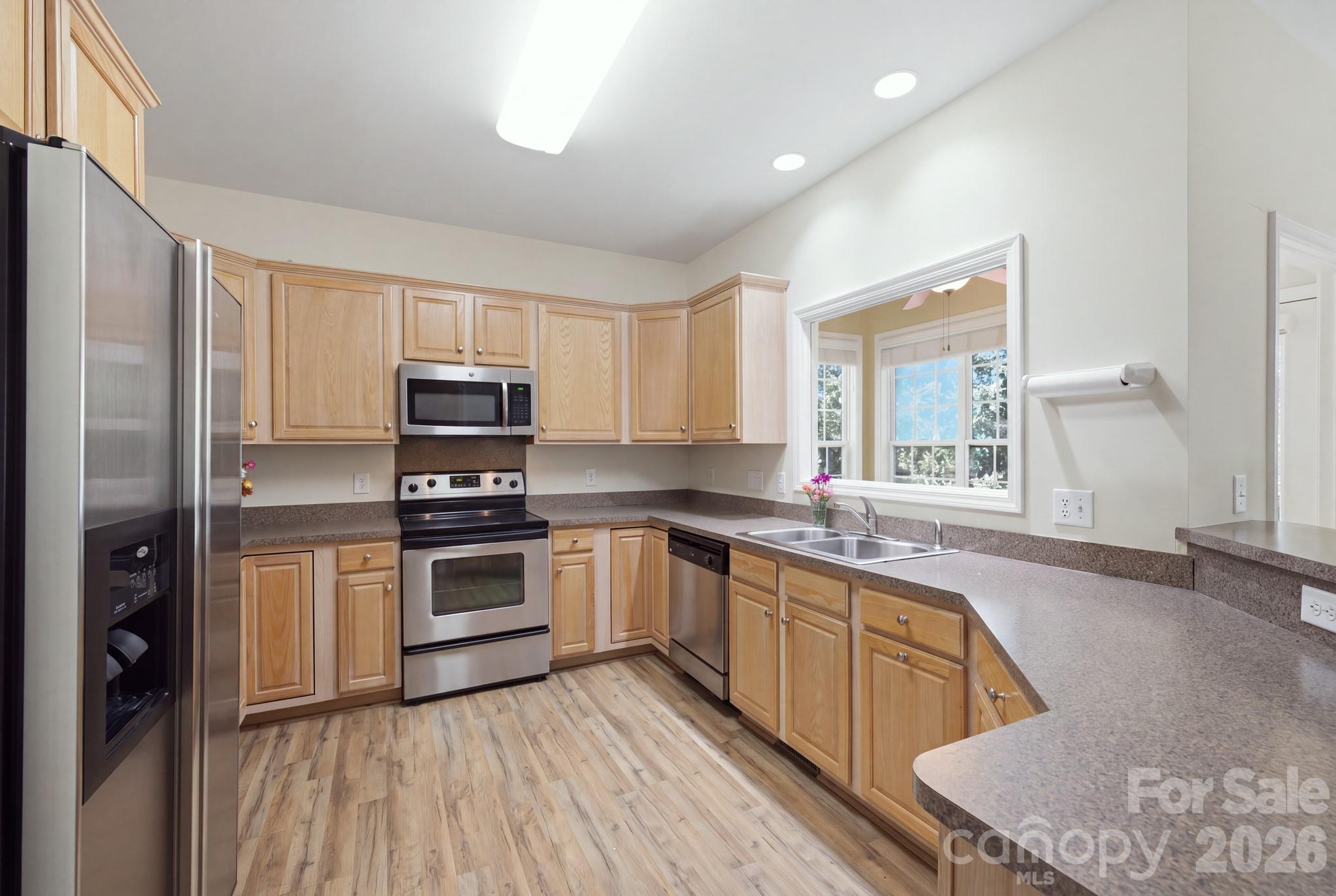 Modern Kitchen with Stainless Steel Appliances. - 14724 Beatties Ford Road, Huntersville