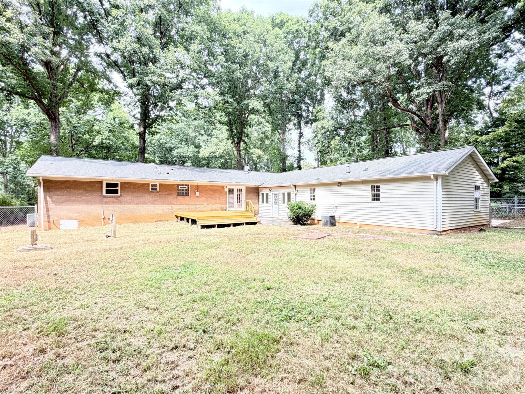 Single Family Residence at 117 Robinson Avenue, Matthews, photo 5 of 21