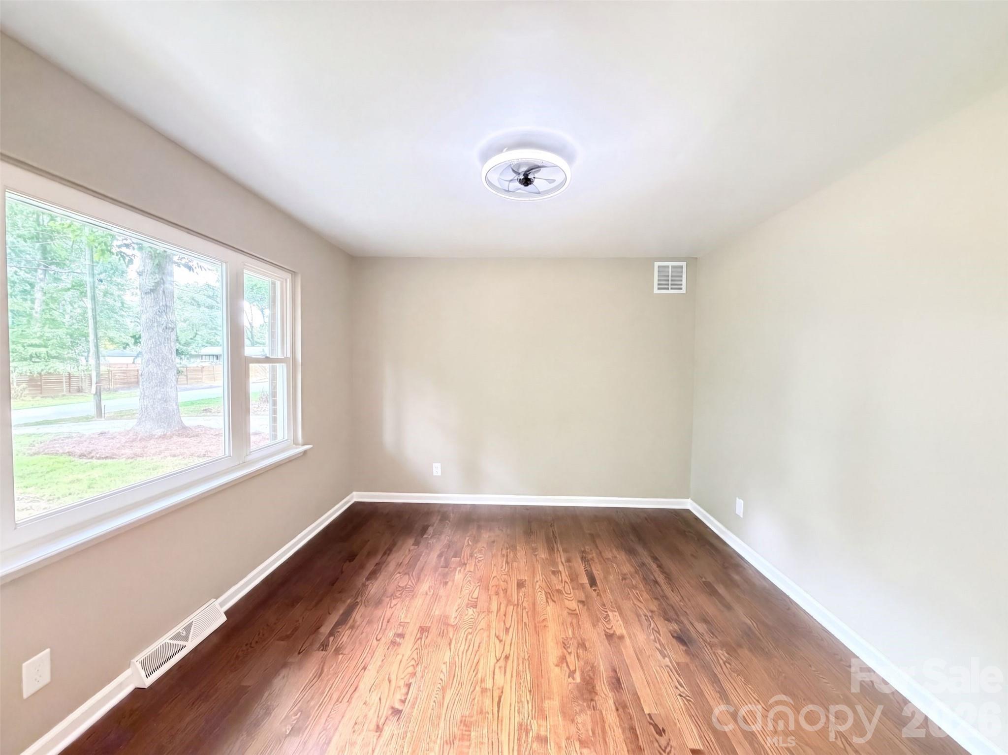Single Family Residence at 117 Robinson Avenue, Matthews, photo 7 of 21