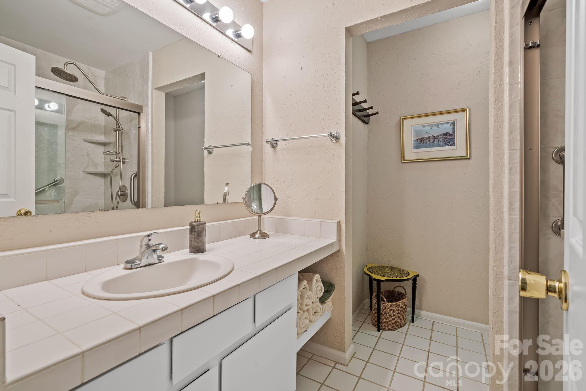 Single Family Residence at 2 Brae Burn Way, Arden, photo 17 of 31
