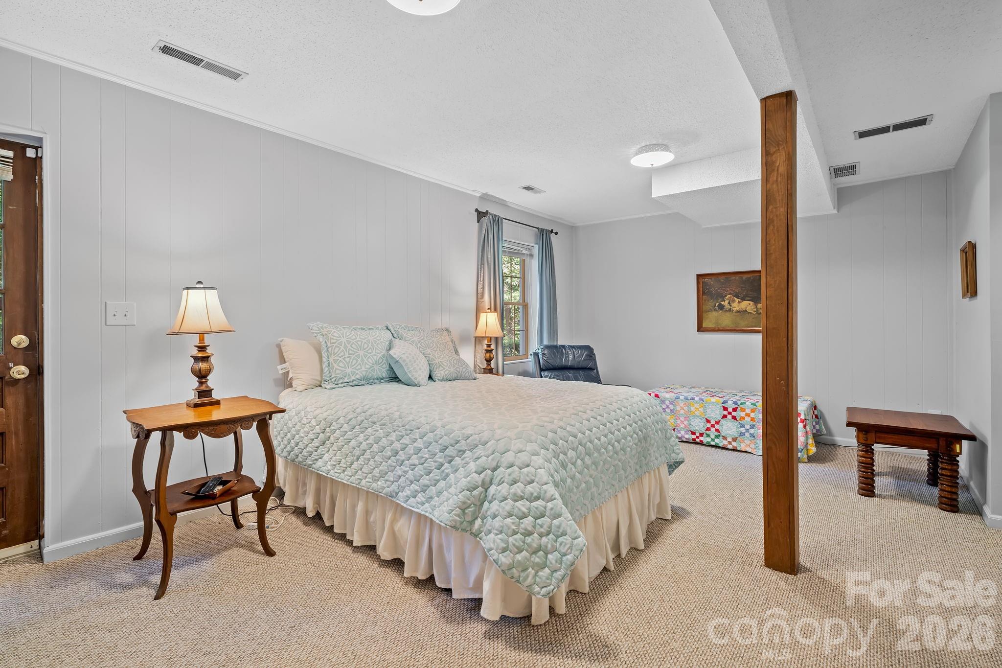 Single Family Residence at 2 Brae Burn Way, Arden, photo 20 of 31