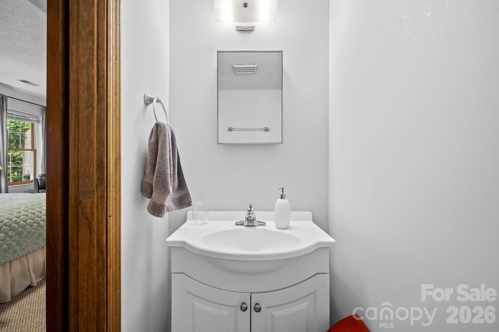 Single Family Residence at 2 Brae Burn Way, Arden, photo 21 of 31