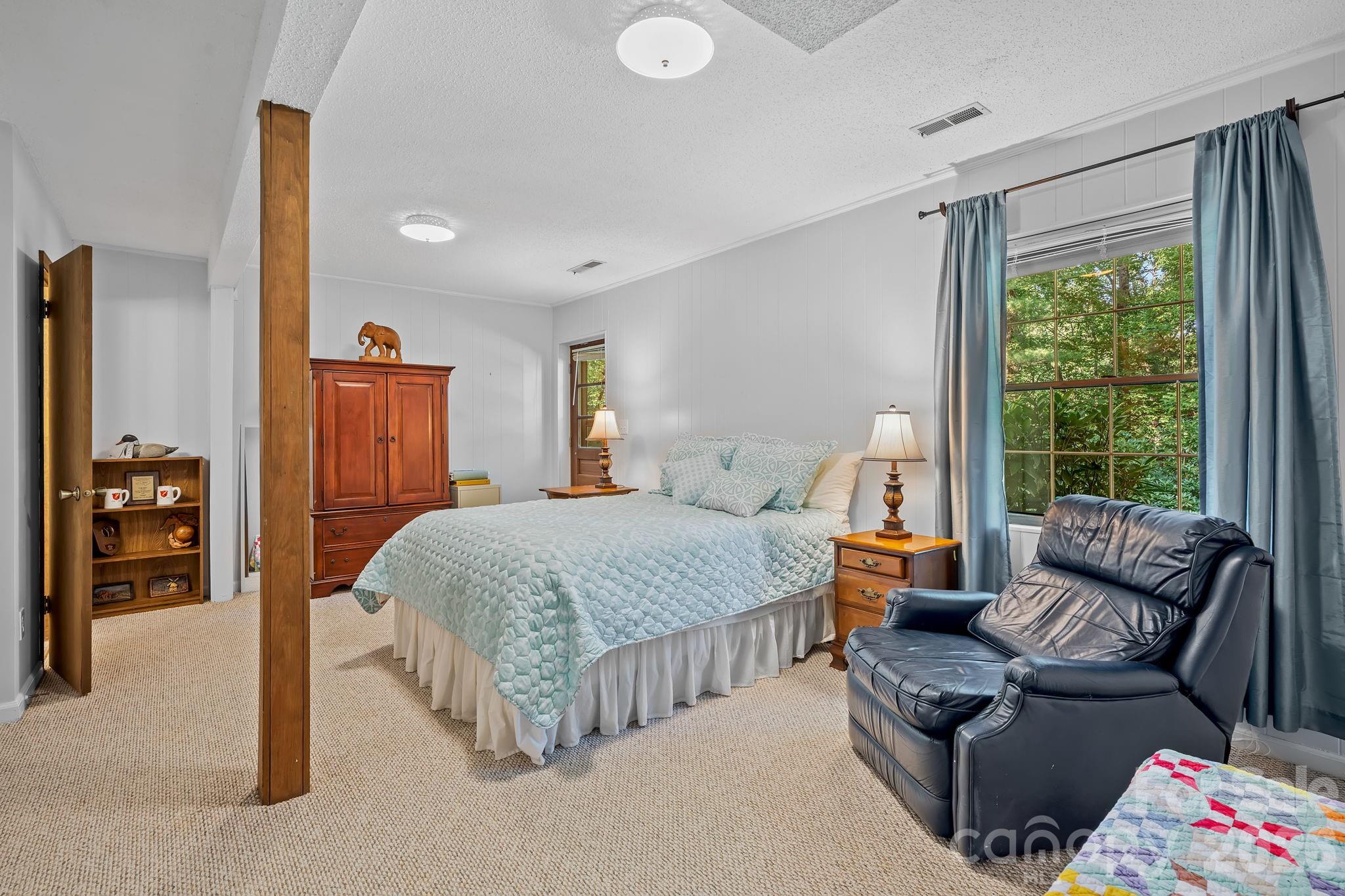 Single Family Residence at 2 Brae Burn Way, Arden, photo 22 of 31