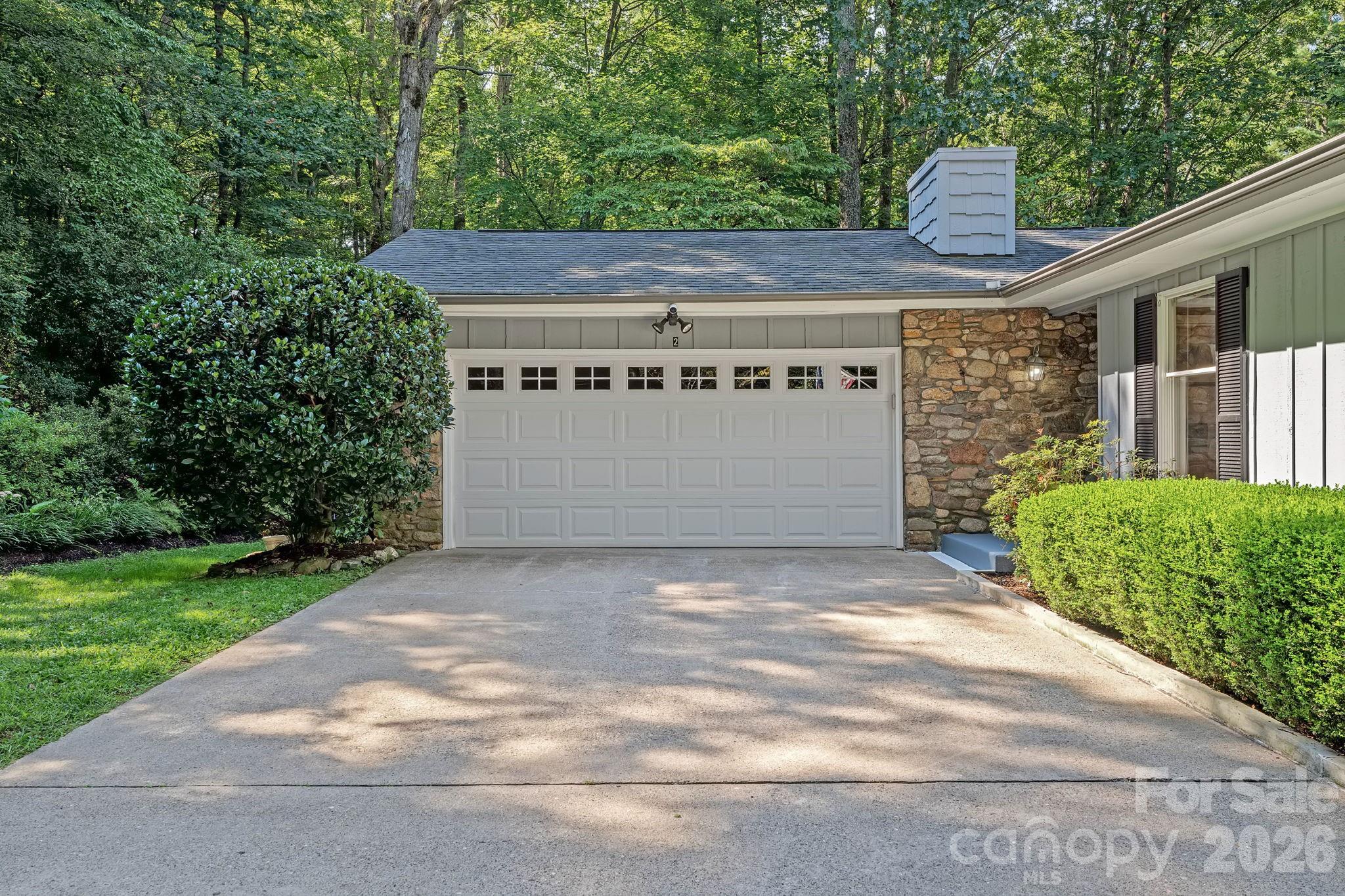 Single Family Residence at 2 Brae Burn Way, Arden, photo 28 of 31