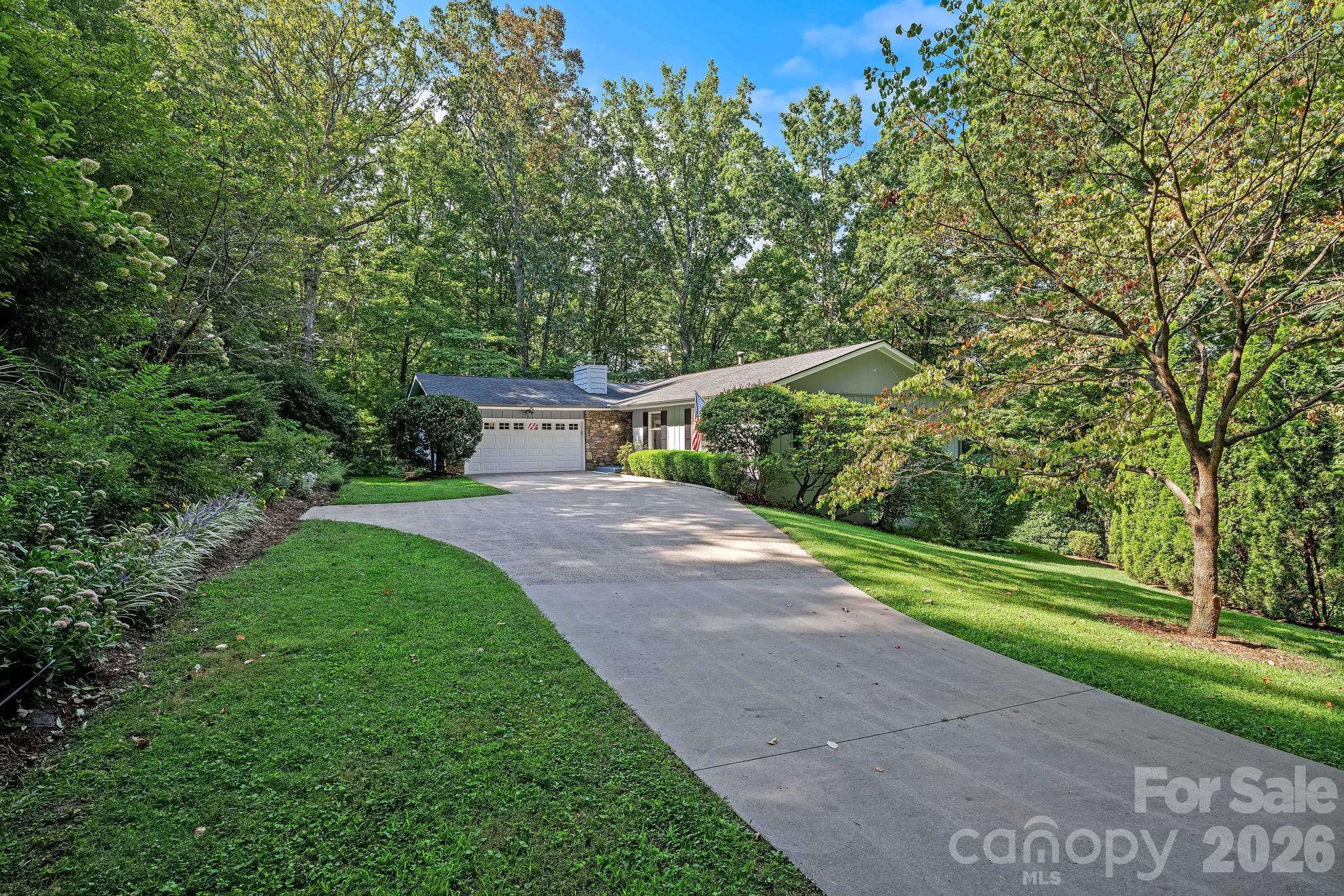 Single Family Residence at 2 Brae Burn Way, Arden, photo 29 of 31
