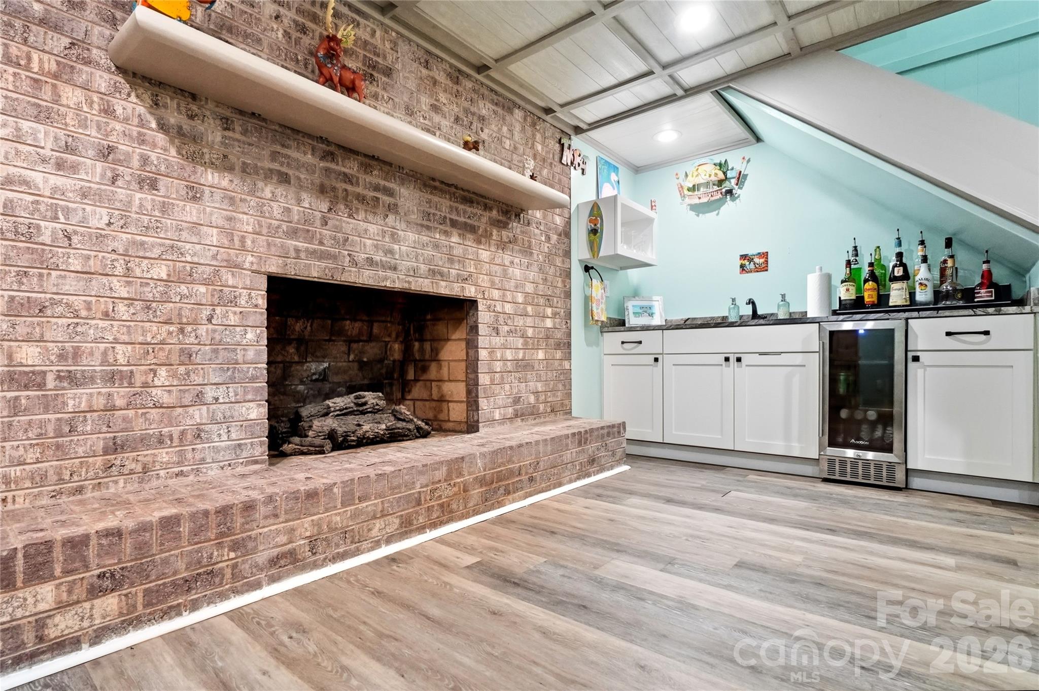 Wetbar in basement - 1690 26th Street NE, Hickory
