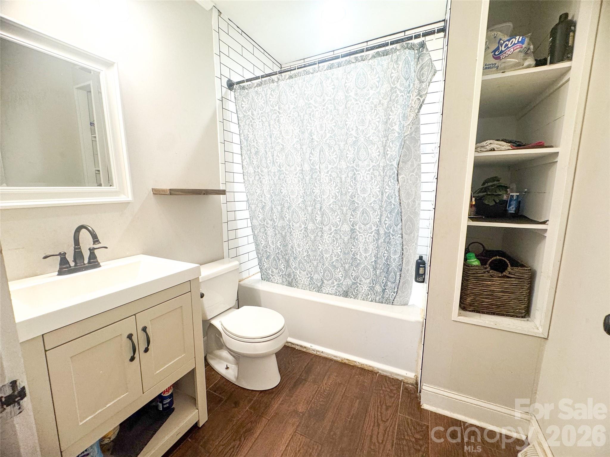 Single Family Residence at 370 Belvedere Drive NW, Concord, photo 9 of 11
