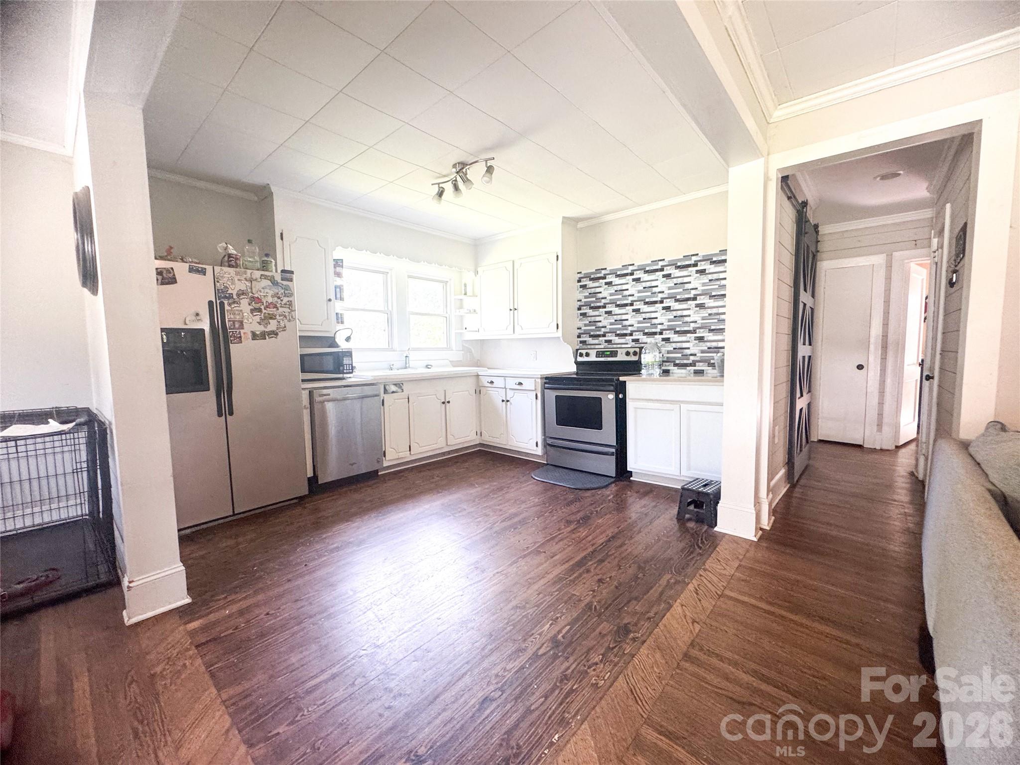 Single Family Residence at 370 Belvedere Drive NW, Concord, photo 6 of 11