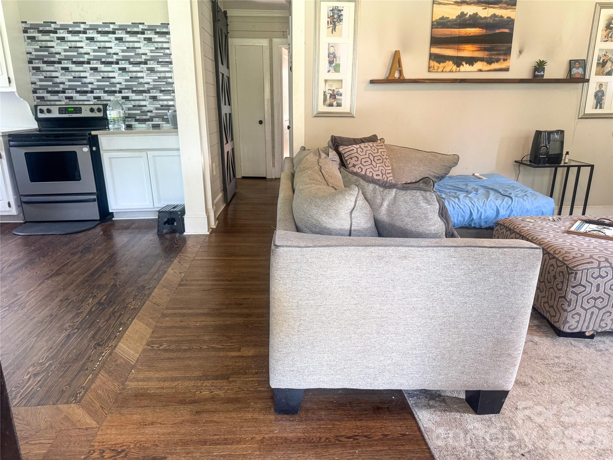Single Family Residence at 370 Belvedere Drive NW, Concord, photo 5 of 11