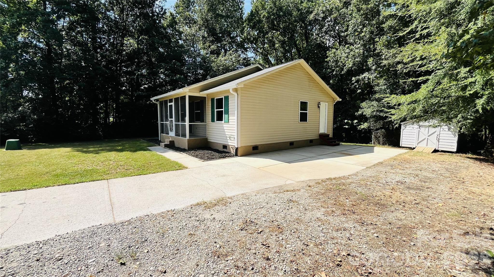 Single Family Residence at 828 Cornelius Road, Mooresville, photo 3 of 28