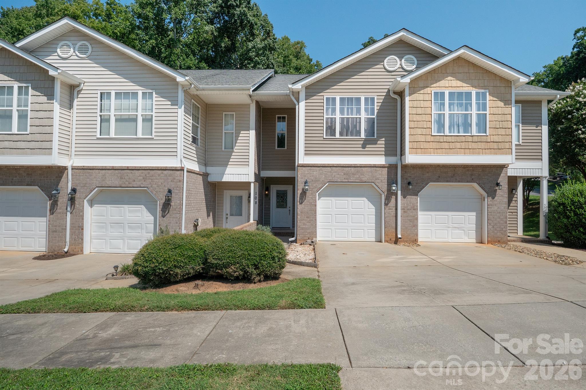 Townhouse at 106 Sherman Oaks Lane, Mooresville
