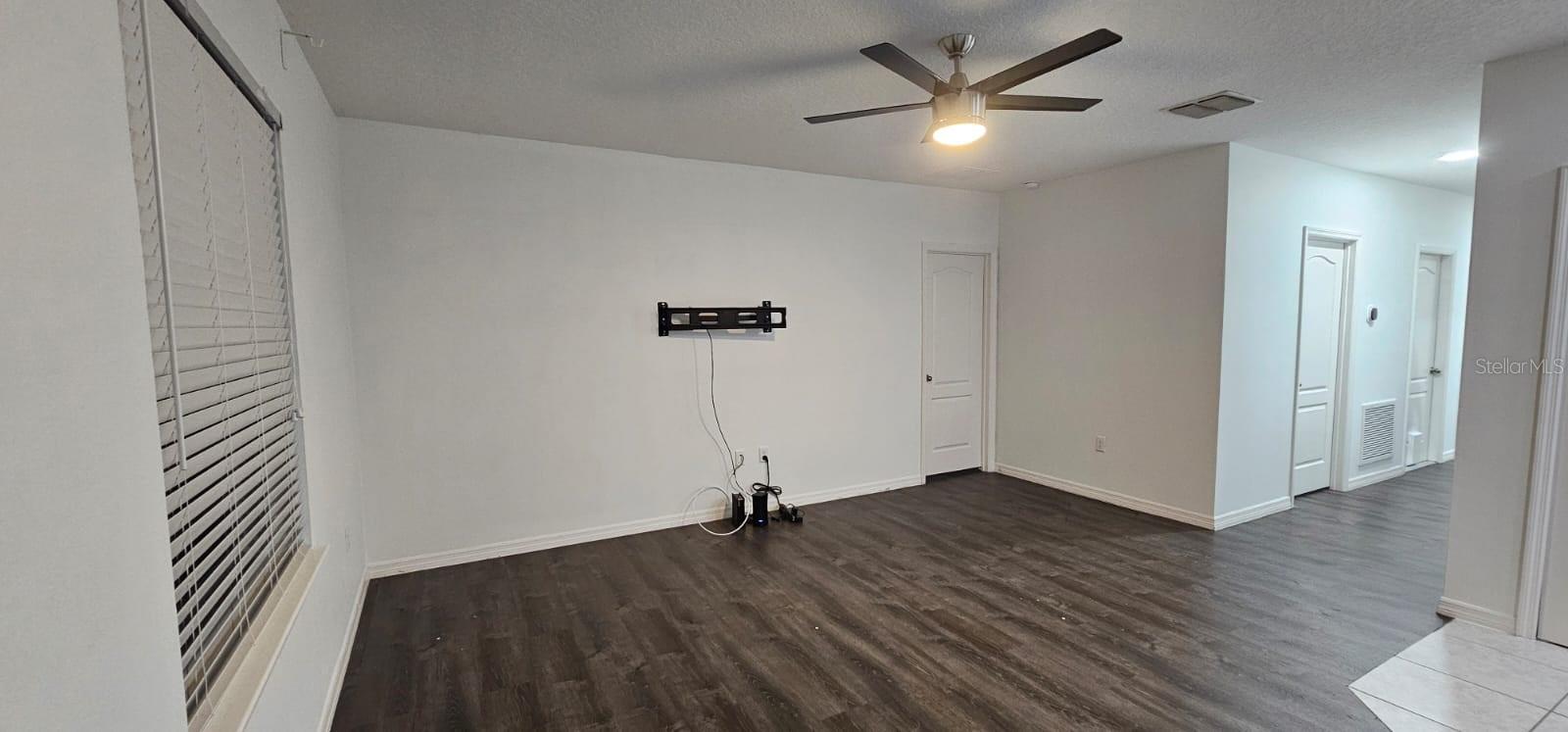 Single Family Residence at 618 JAMES CT, KISSIMMEE, photo 6 of 13