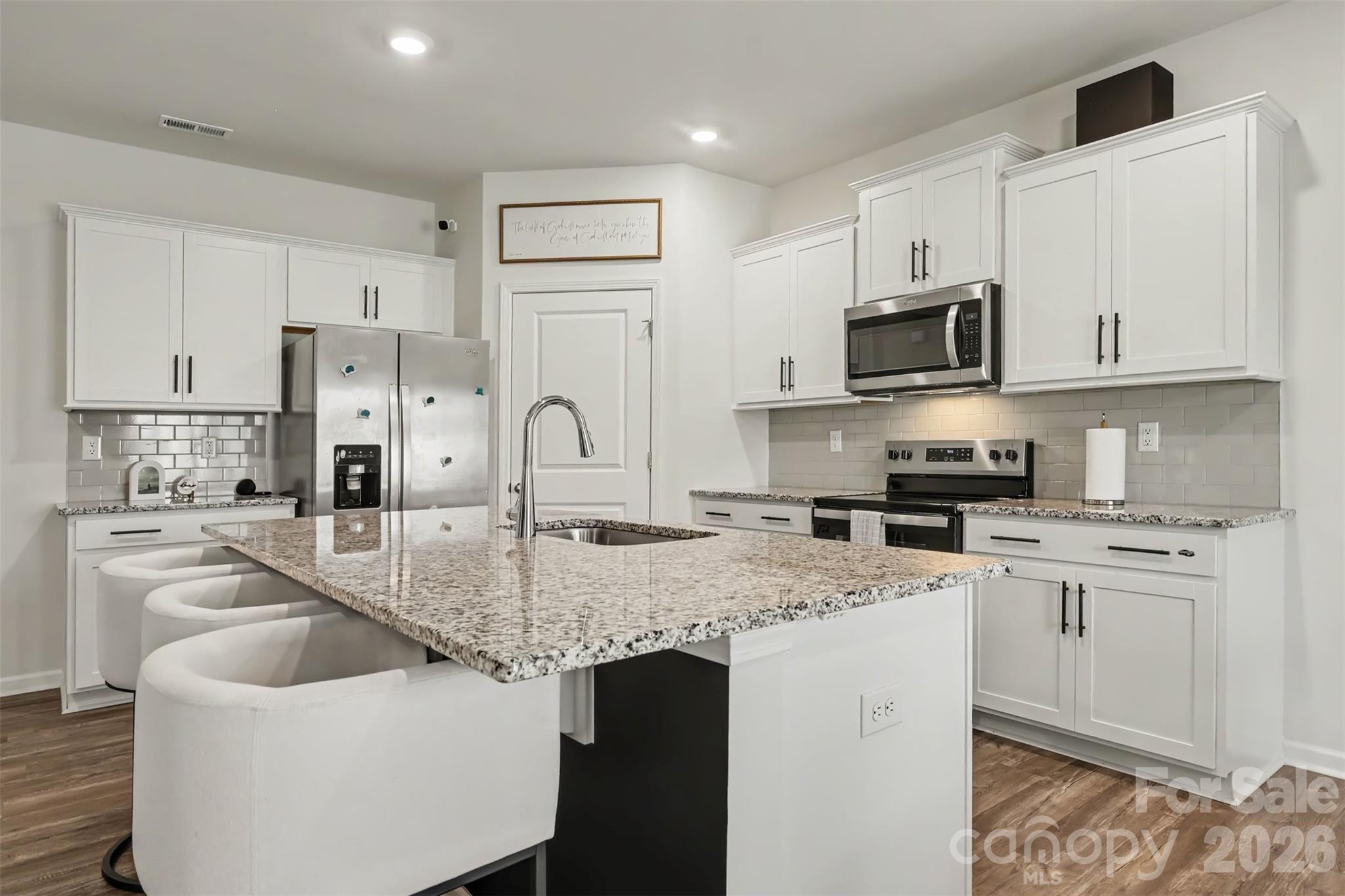 Single Family Residence at 3008 Sassafras Trail, Gastonia, photo 3 of 34