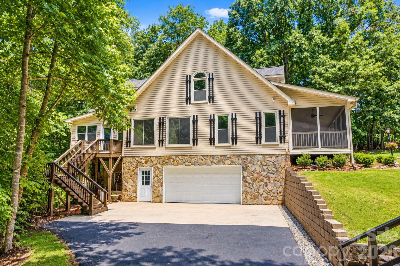 Single Family Residence at 195 Azalea Road, Mooresville, photo 2 of 48