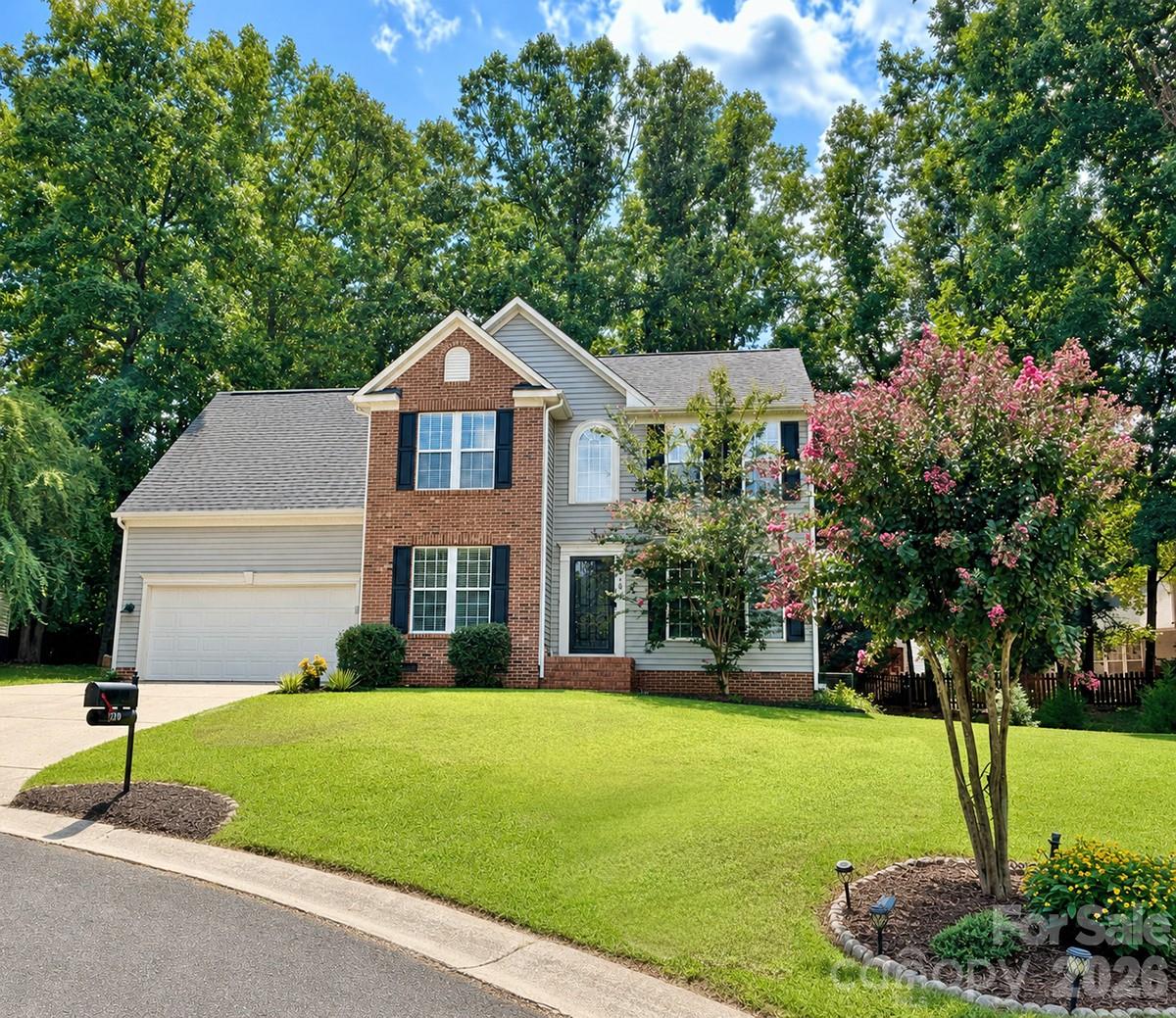 Single Family Residence at 1210 Bridge Knot Court, Rock Hill, photo 2 of 27