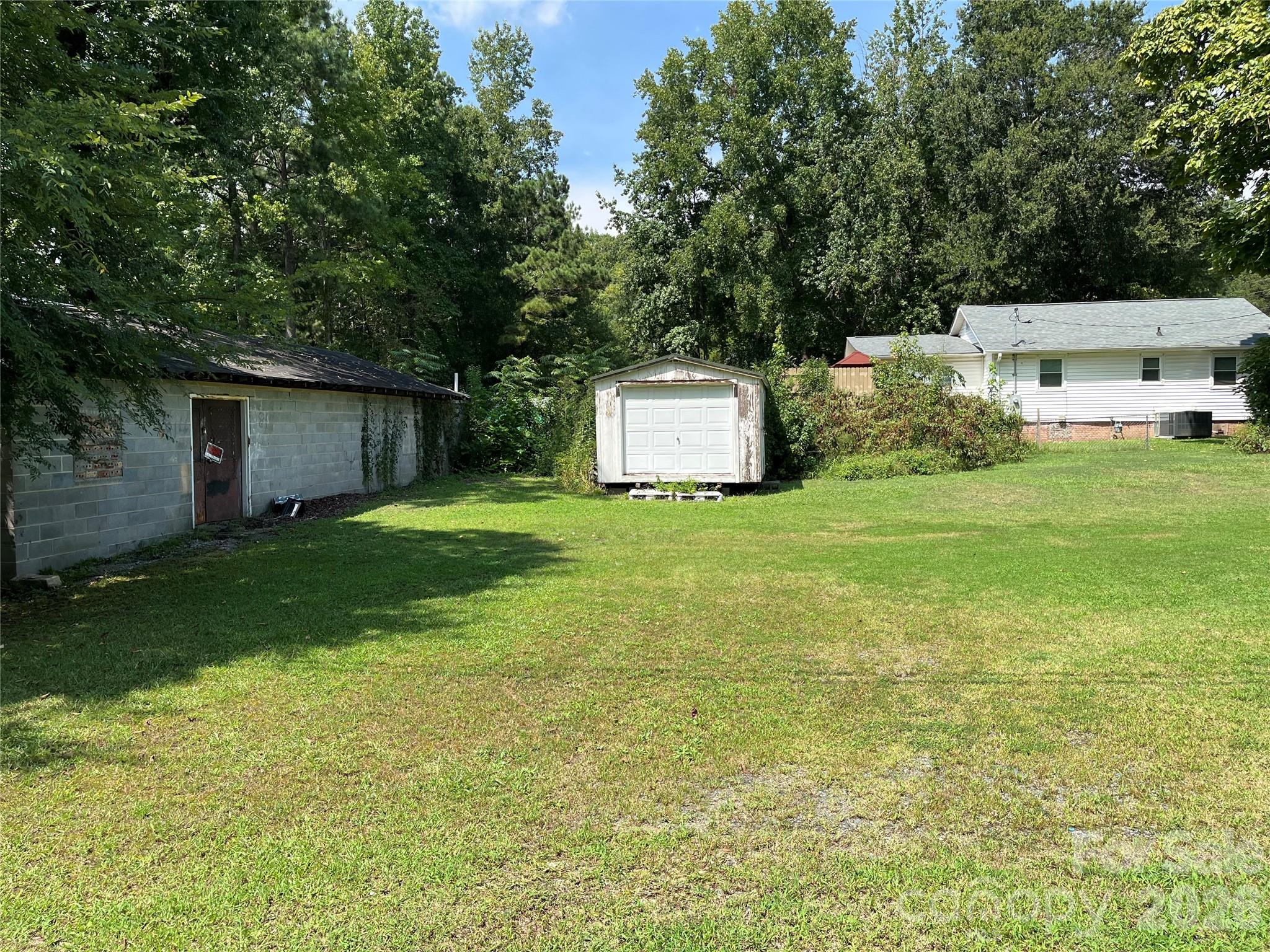 Lot side view - 818 Skyland Street, Kannapolis