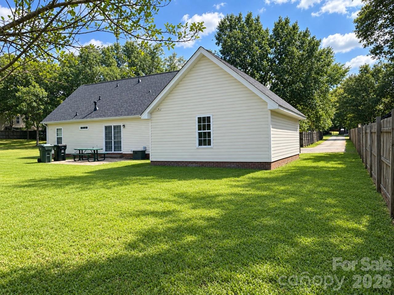 Single Family Residence at 4463 legend Street, Concord, photo 3 of 14