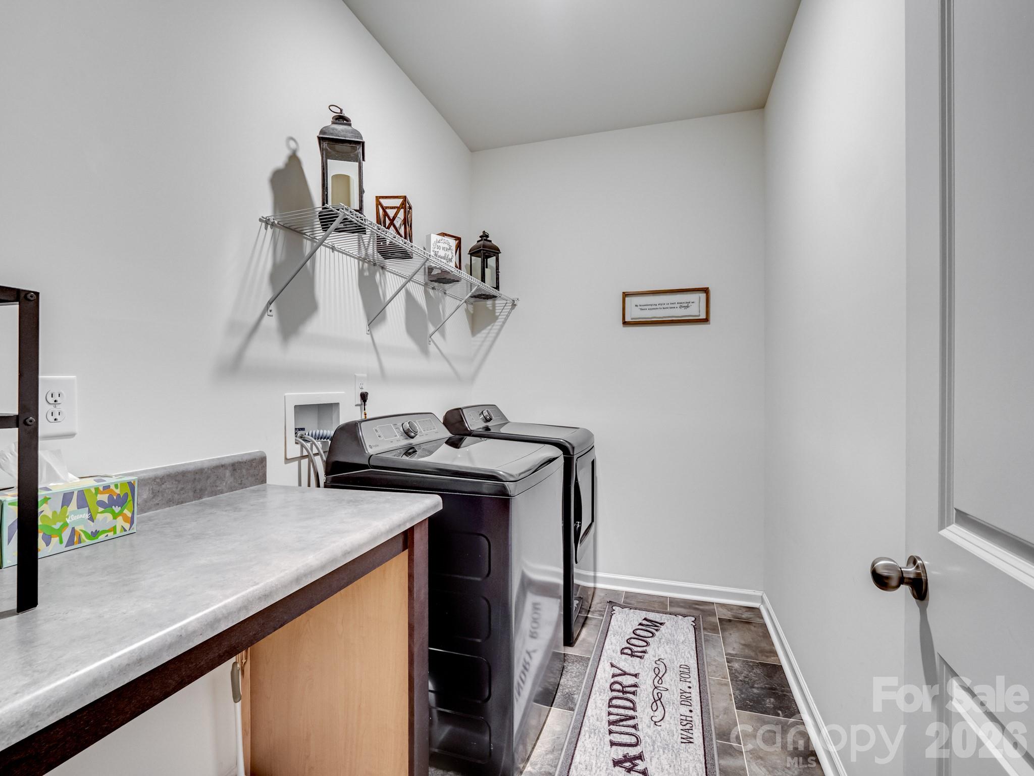 Single Family Residence at 128 S Harbor Watch Drive, Statesville, photo 21 of 48