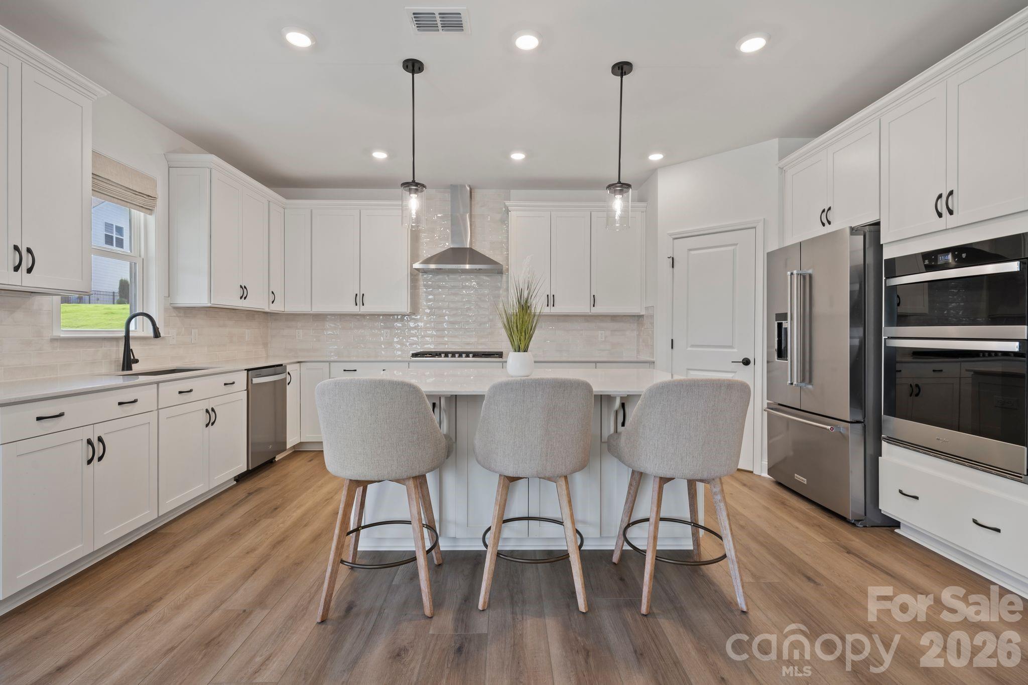 Single Family Residence at 2027 Waxhaw Crossing Drive, Waxhaw, photo 3 of 47