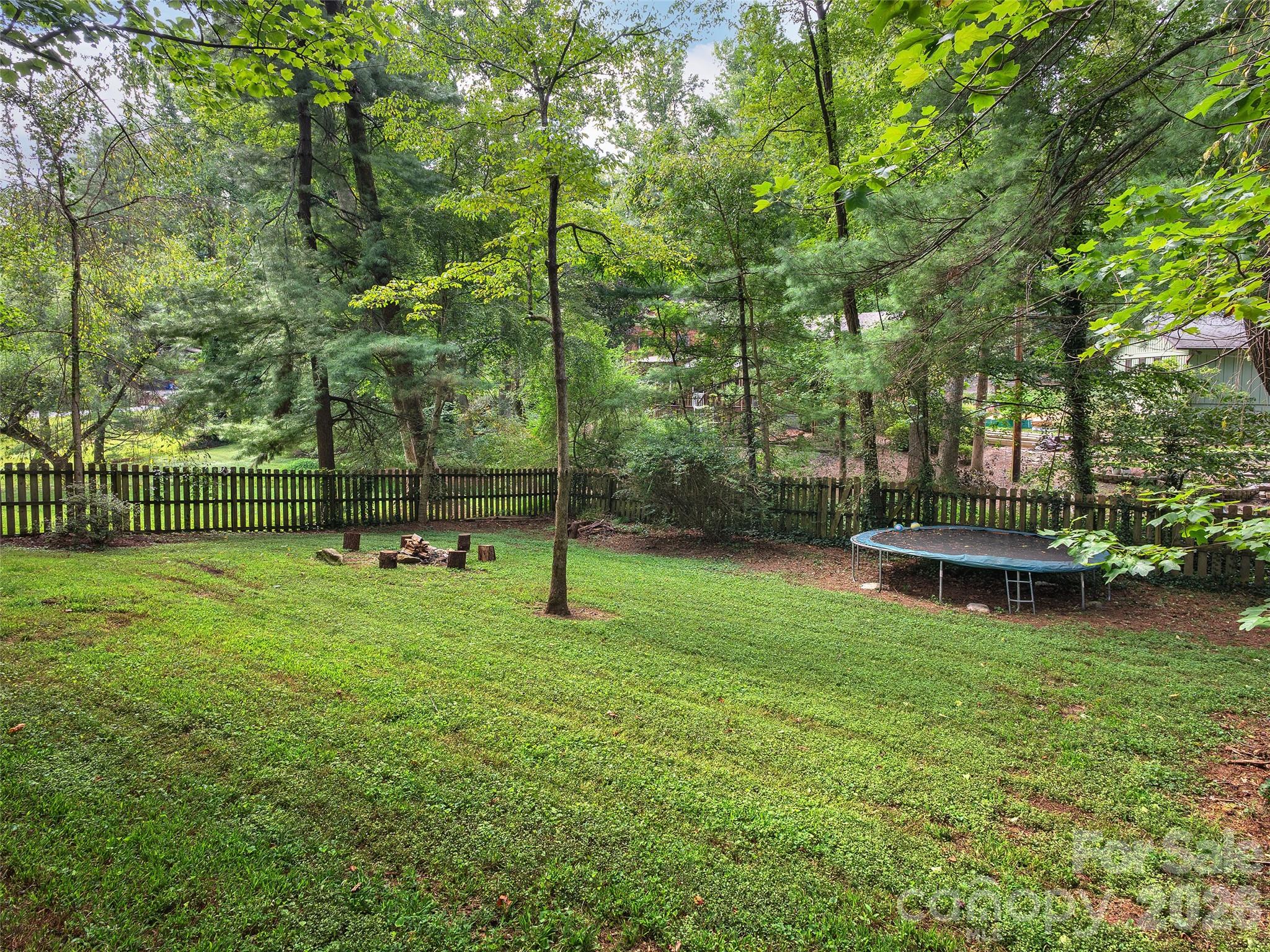 Single Family Residence at 921 Indian Hill Road, Hendersonville, photo 29 of 33