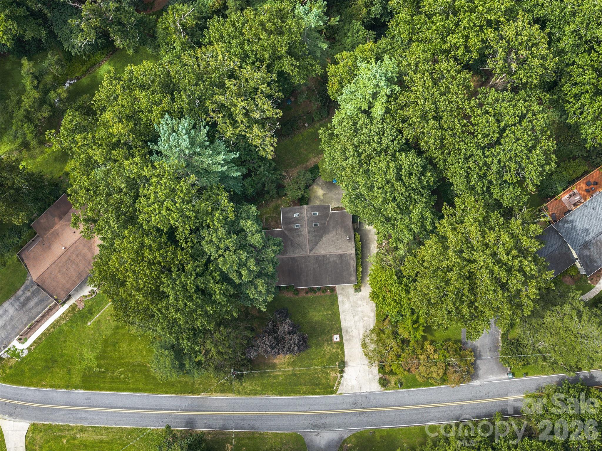 Single Family Residence at 921 Indian Hill Road, Hendersonville, photo 31 of 33