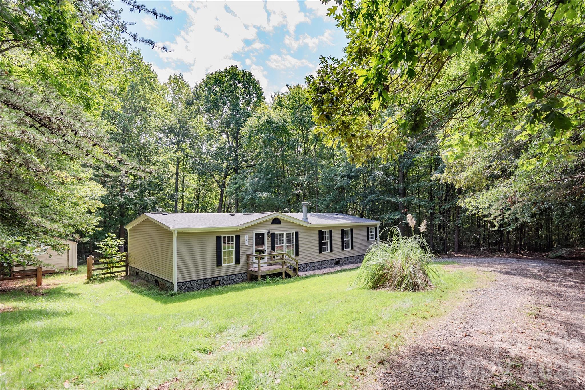Single Family Residence at 141 Tommys Lane, Mooresville, photo 2 of 16