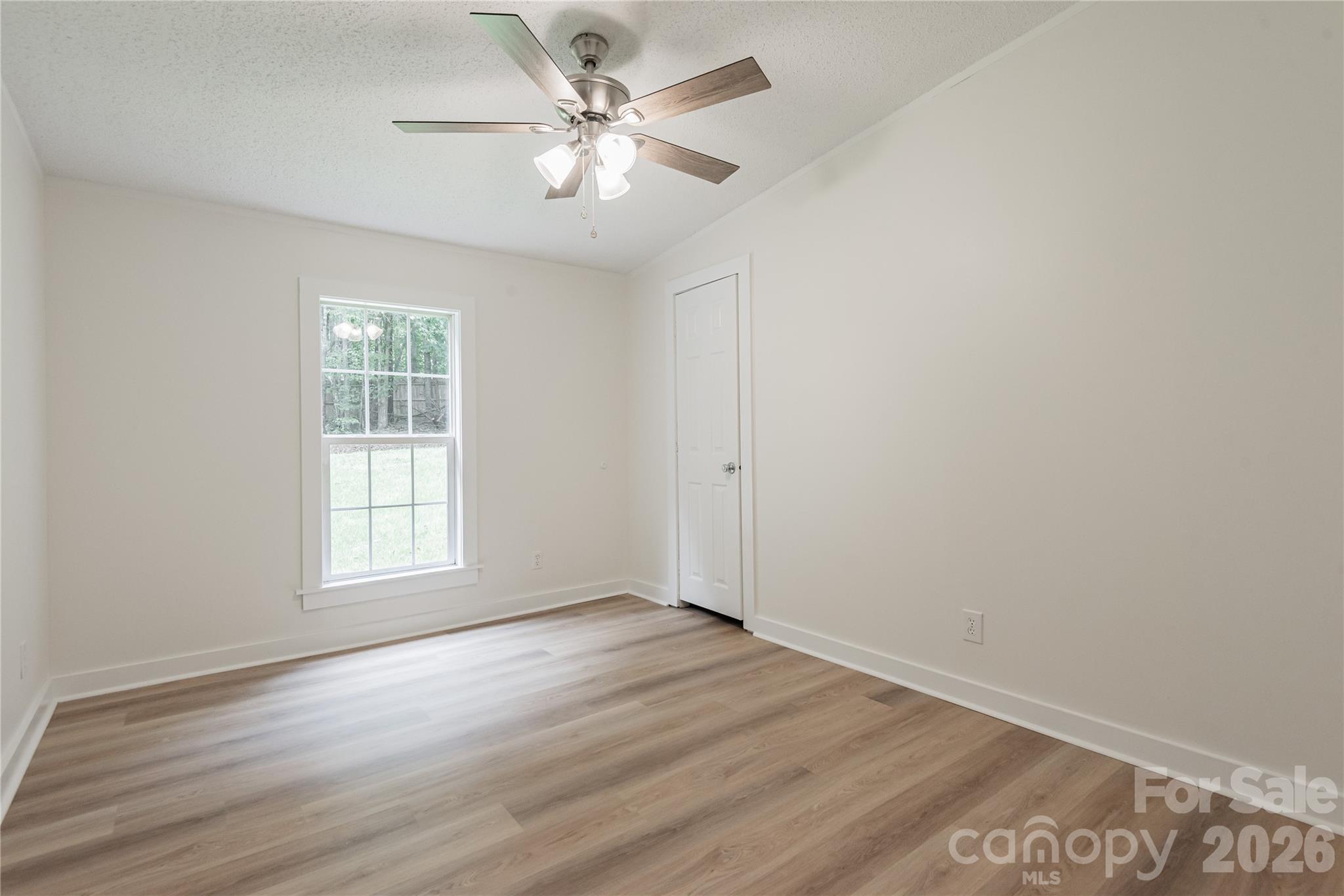 Single Family Residence at 141 Tommys Lane, Mooresville, photo 12 of 16