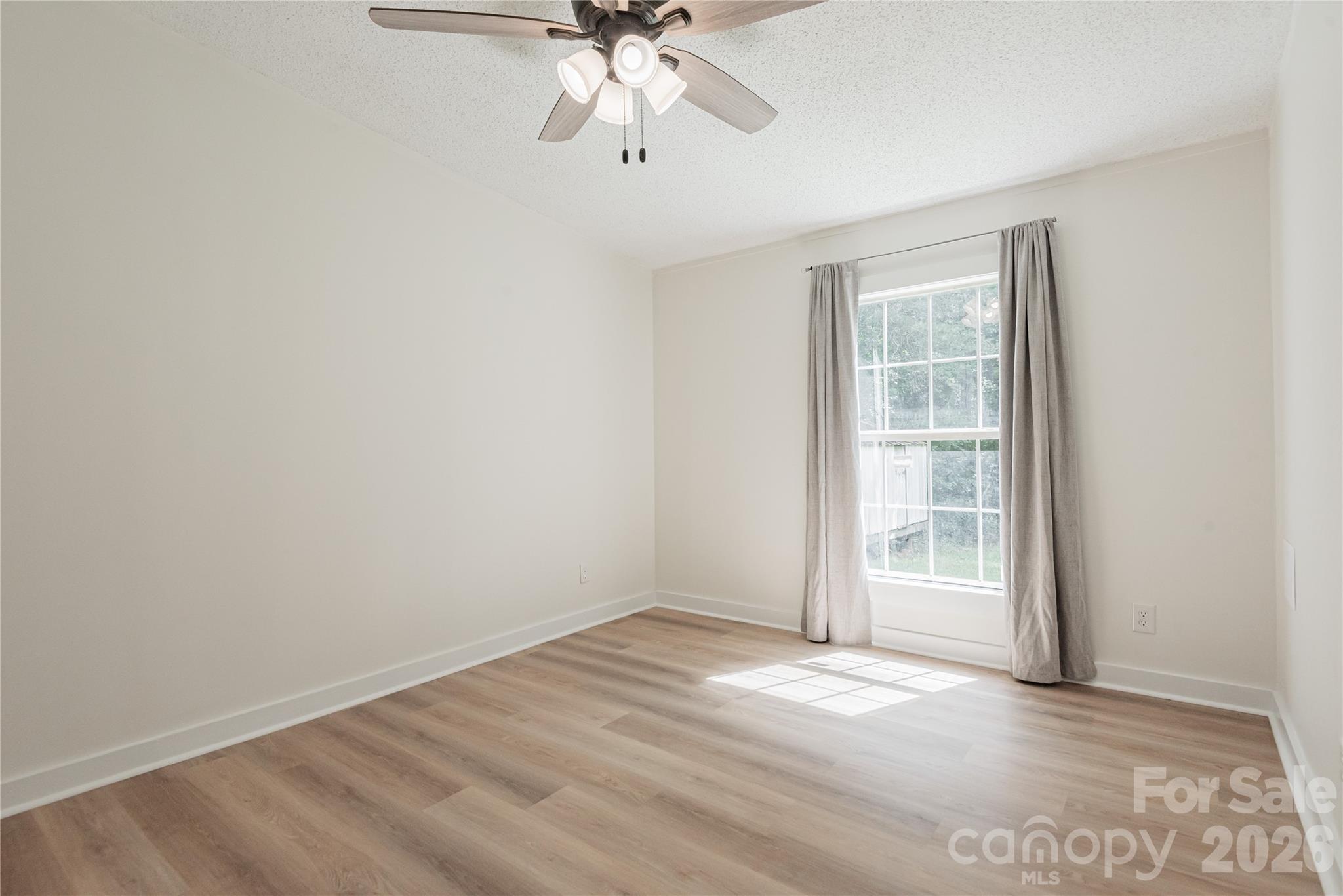 Single Family Residence at 141 Tommys Lane, Mooresville, photo 14 of 16