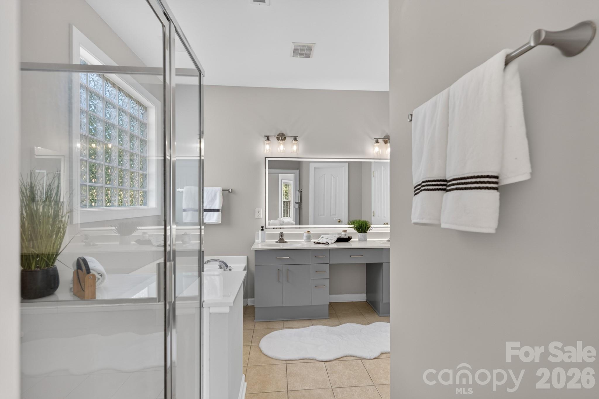 Master bathroom - 15611 Prescott Hill Avenue, Charlotte