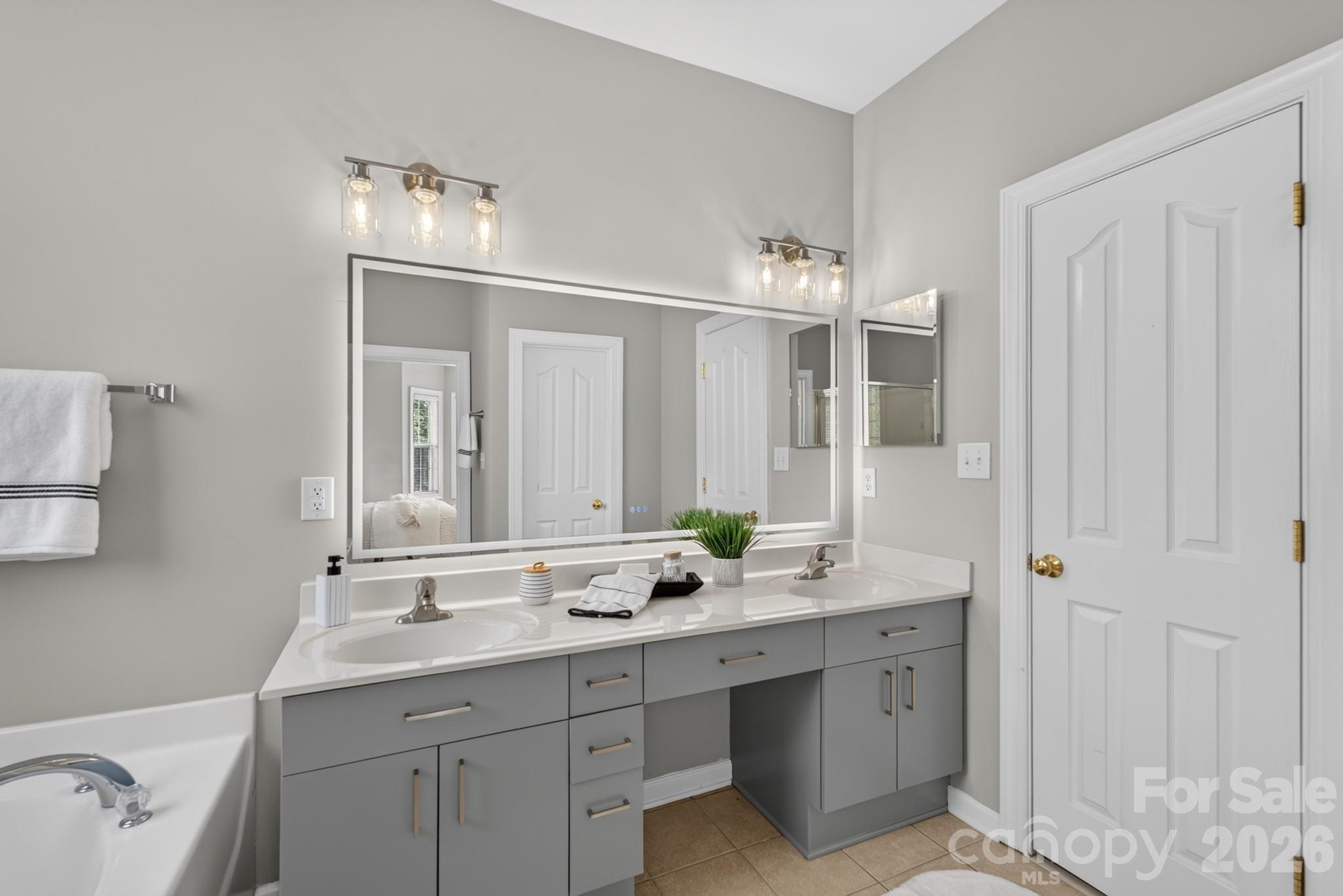 Master bathroom - 15611 Prescott Hill Avenue, Charlotte