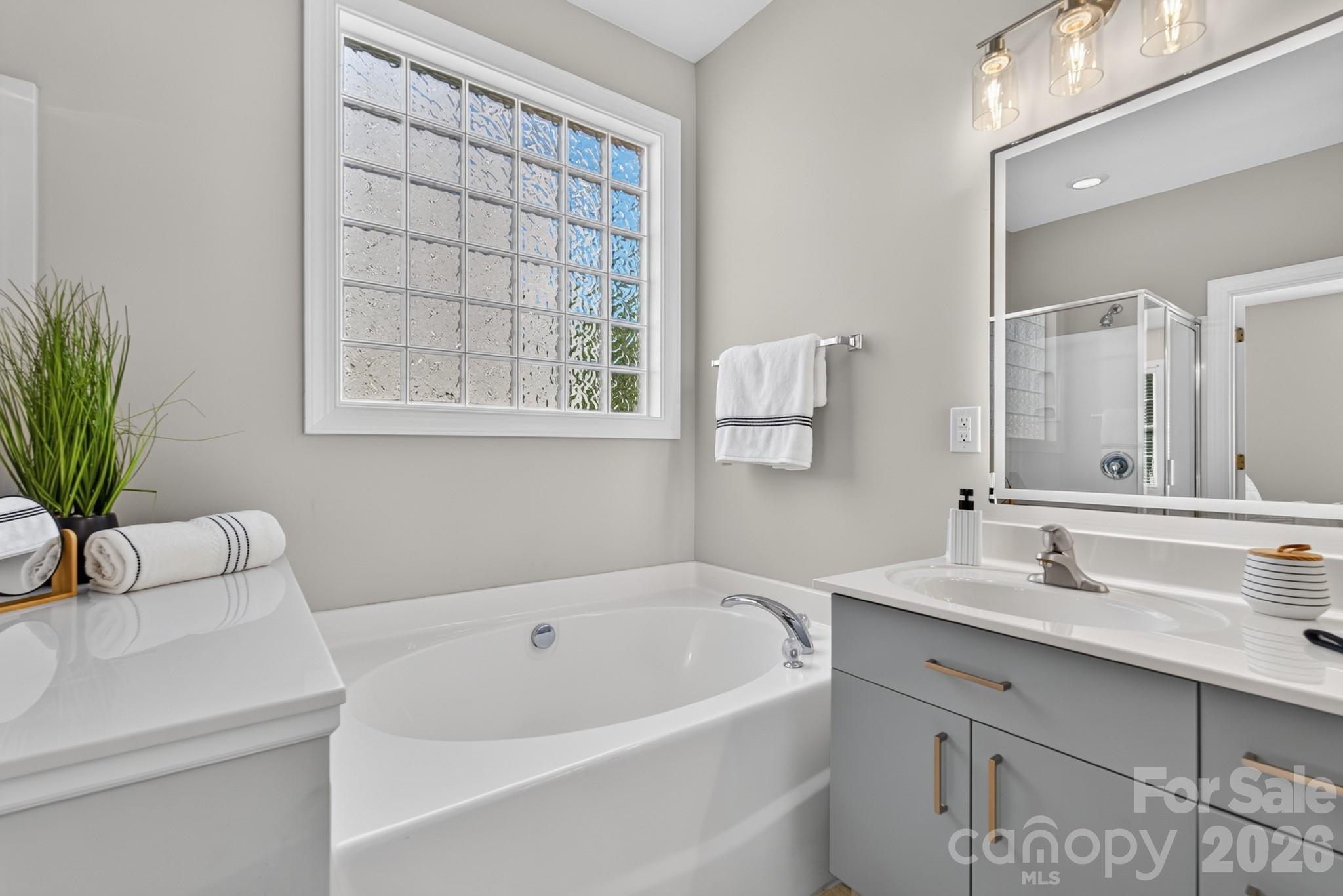Master bathroom - 15611 Prescott Hill Avenue, Charlotte
