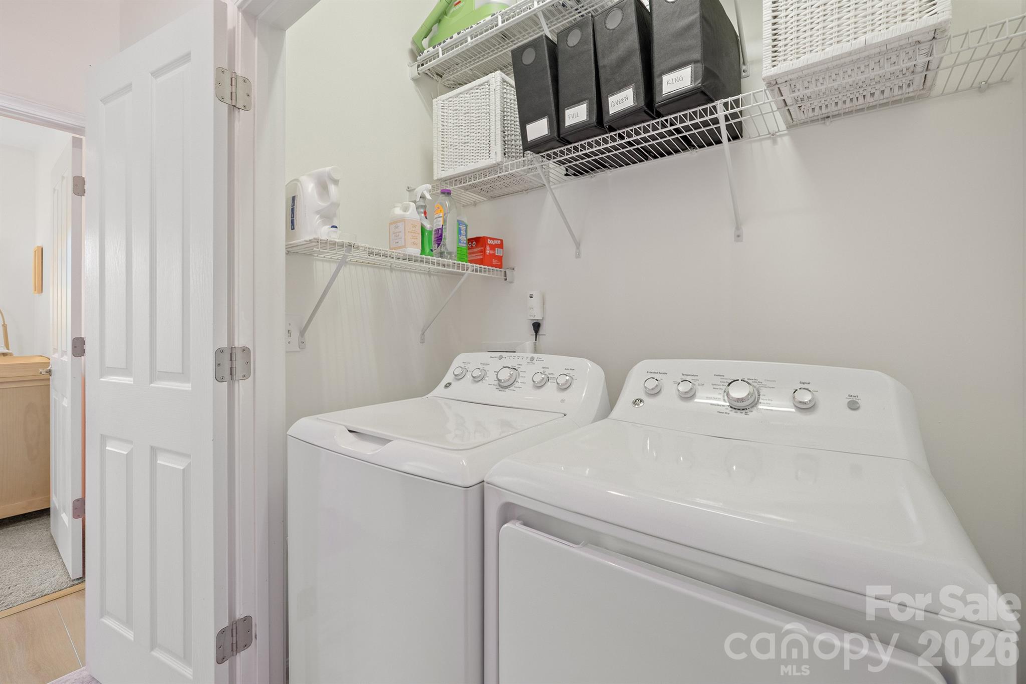 Laundry on main - 14525 Holly Springs Drive, Huntersville