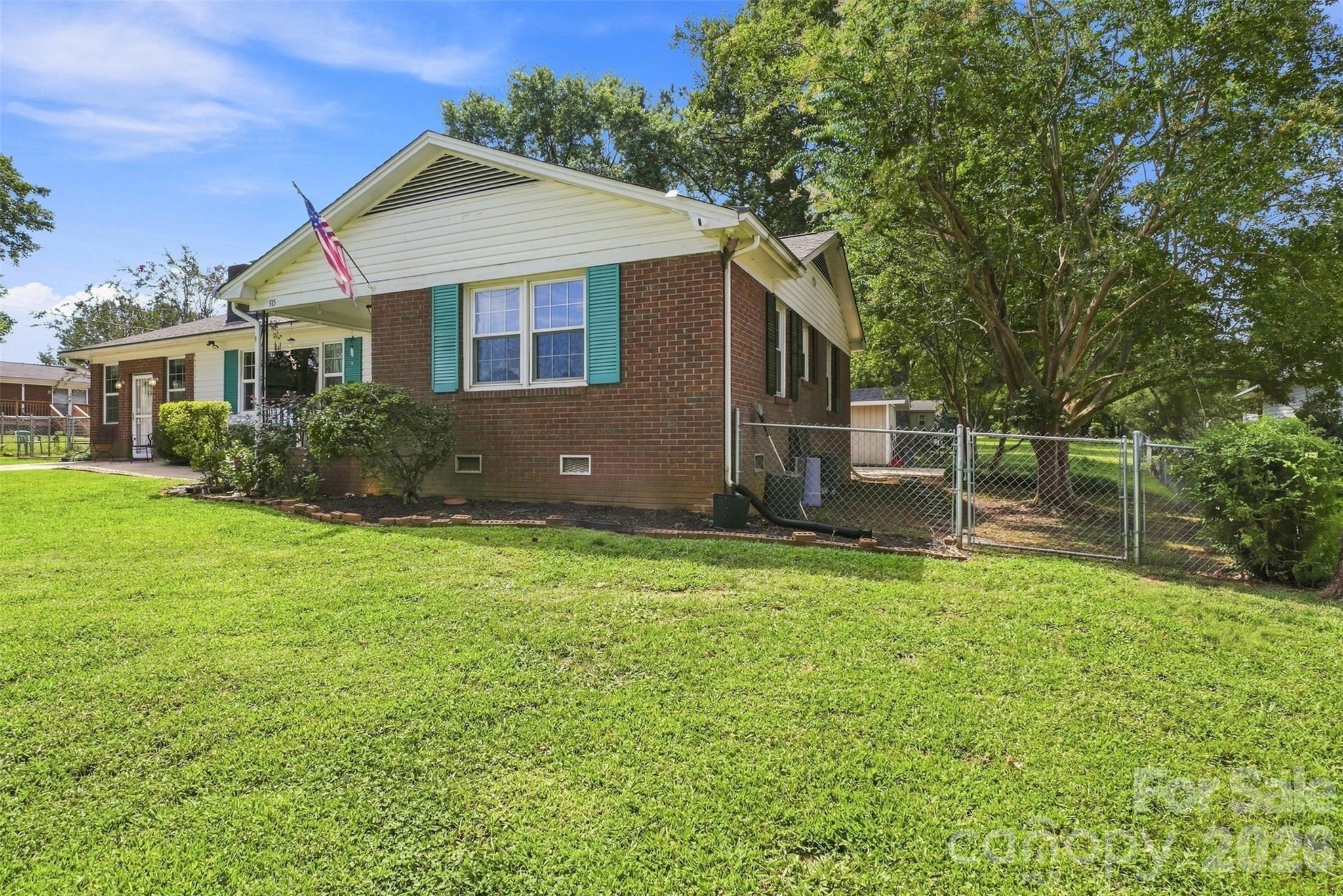 Single Family Residence at 515 Lakewood Drive, Gastonia, photo 34 of 38