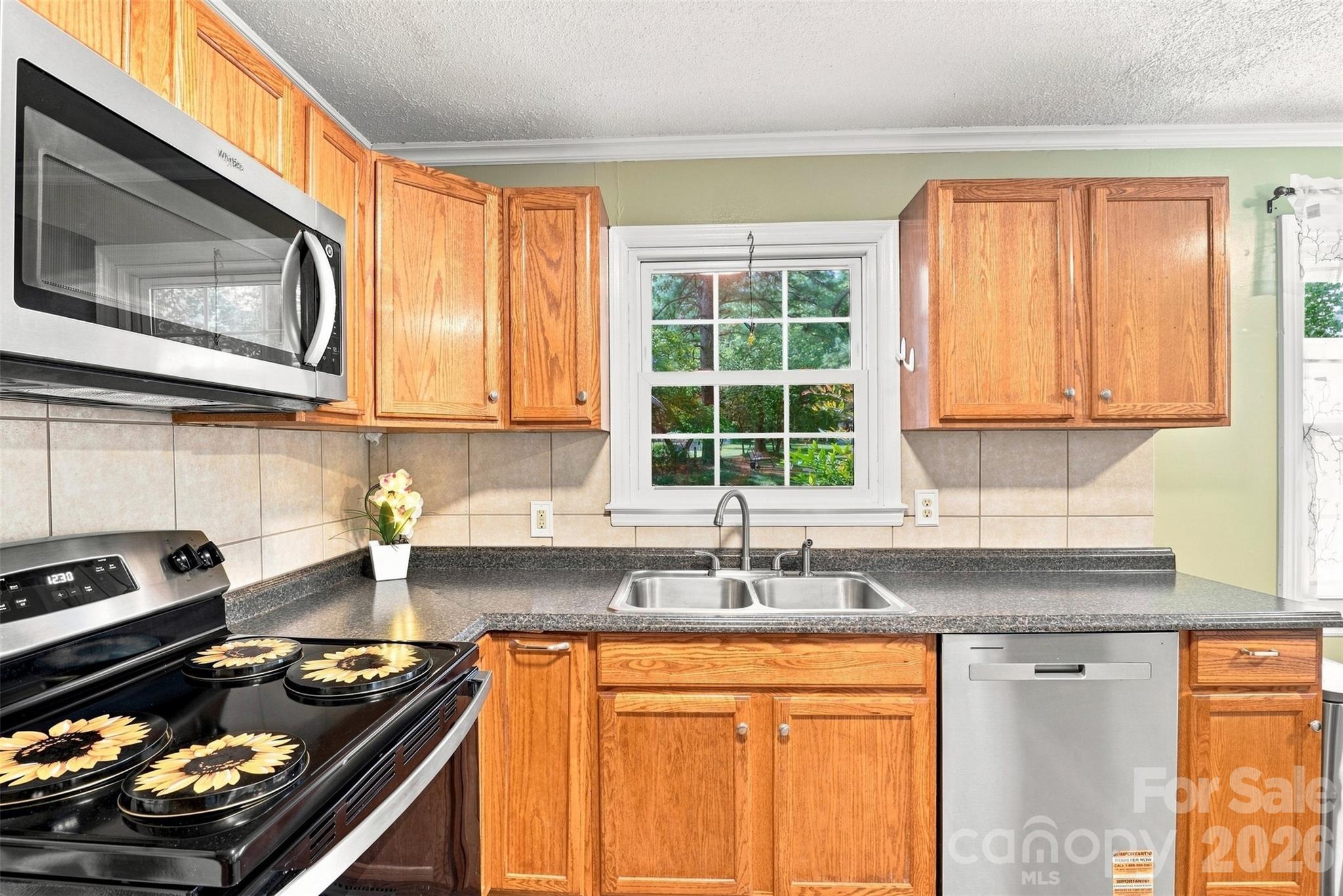 Single Family Residence at 515 Lakewood Drive, Gastonia, photo 13 of 38