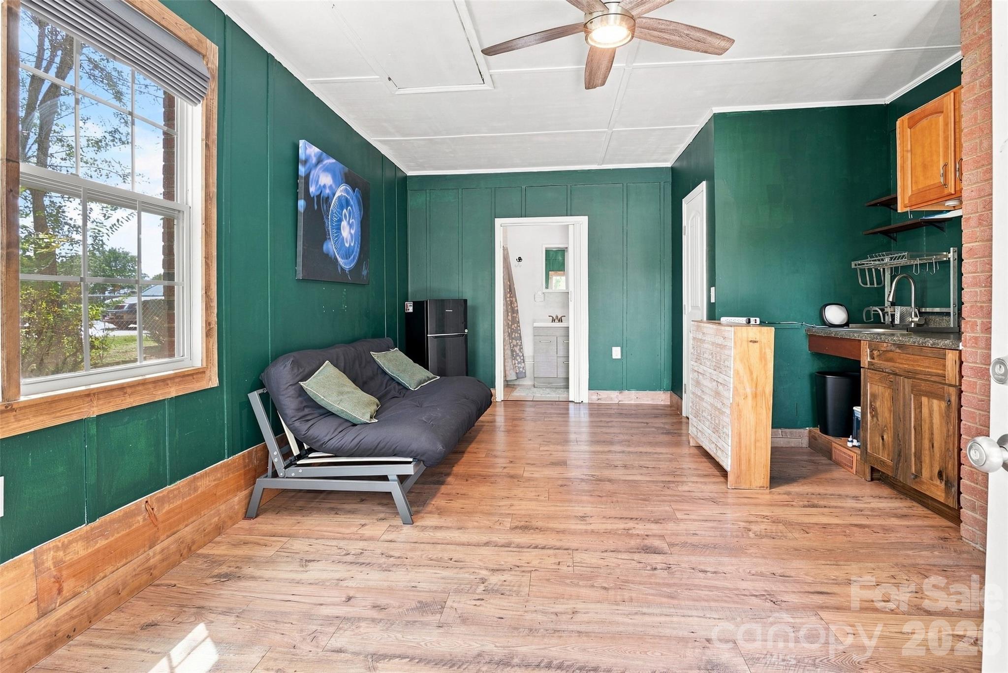 Single Family Residence at 515 Lakewood Drive, Gastonia, photo 16 of 38