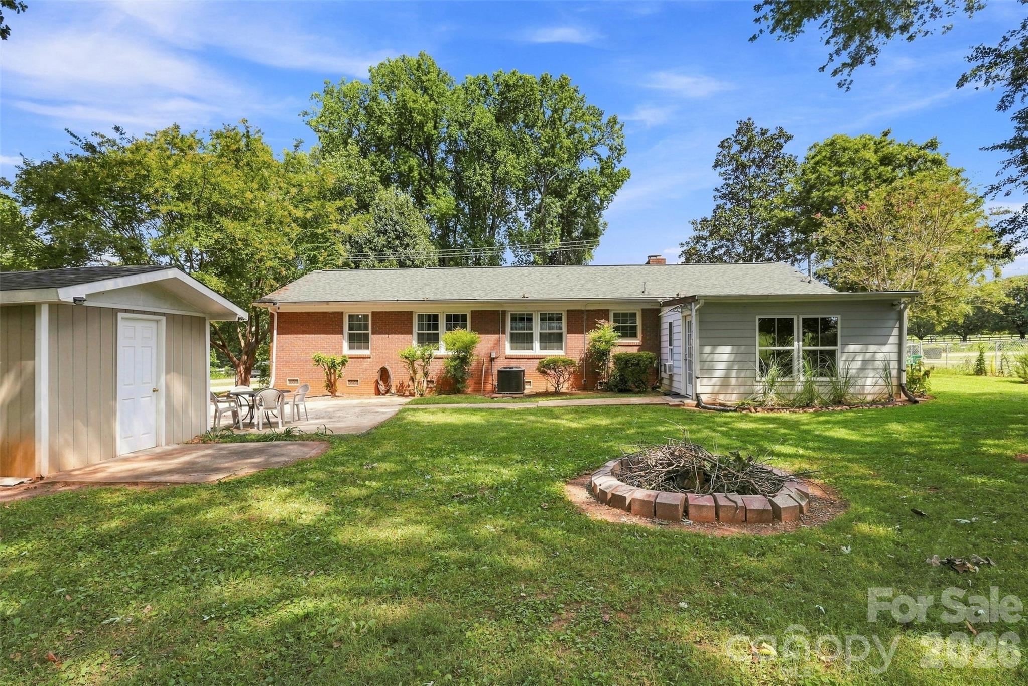 Single Family Residence at 515 Lakewood Drive, Gastonia, photo 30 of 38