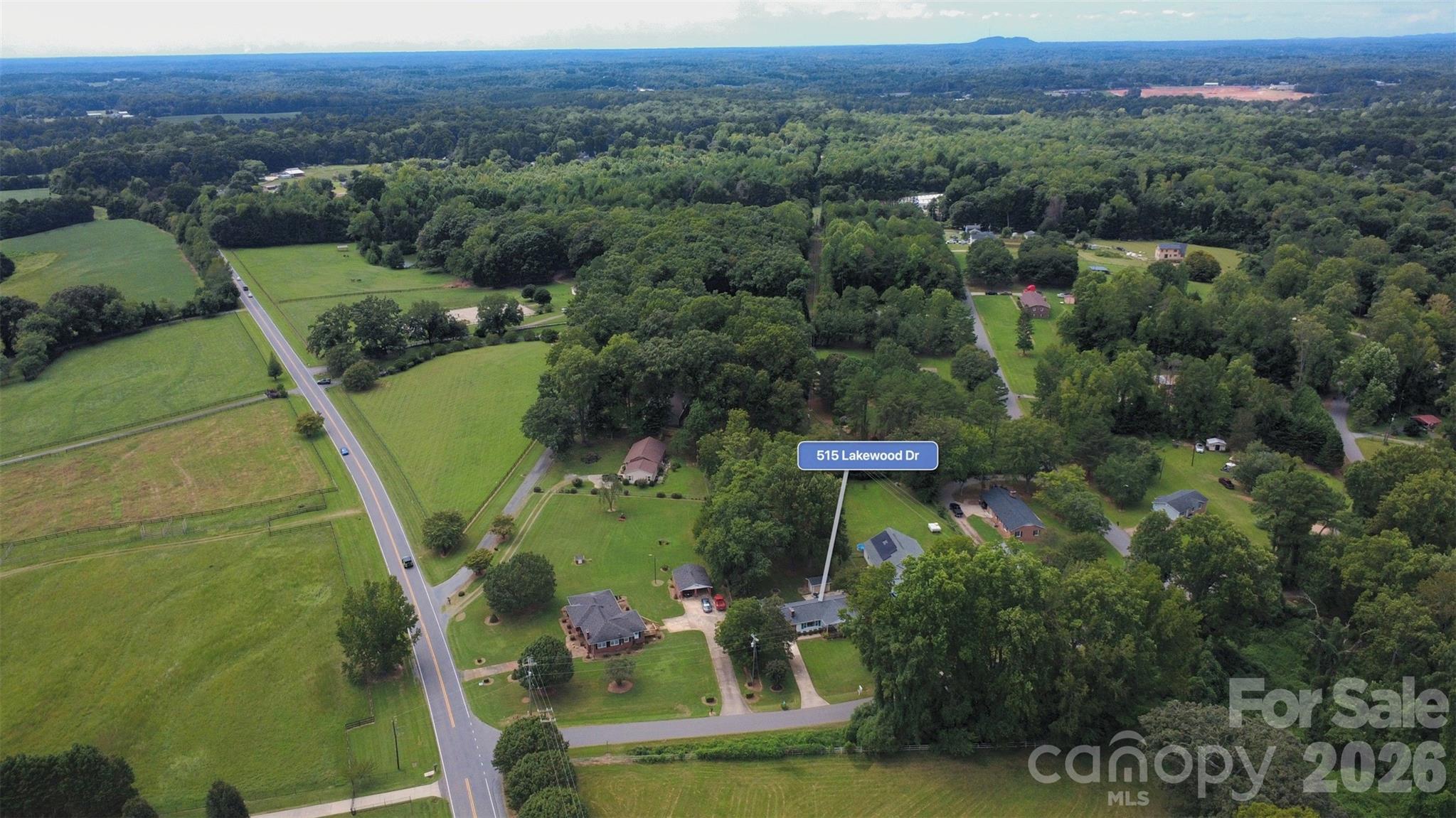 Single Family Residence at 515 Lakewood Drive, Gastonia, photo 6 of 38