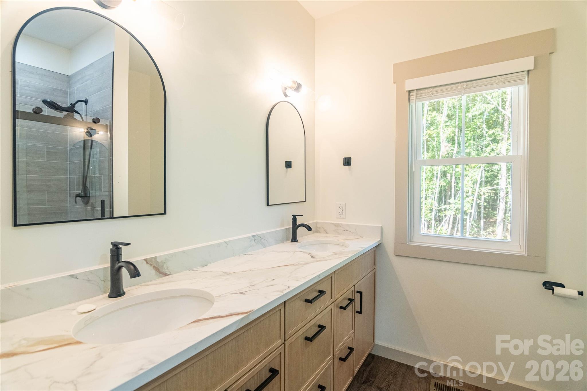 Double Vanity with more than double counter space.! Custom blinds, lots of natural light. - 98 Lexxi Lane, Tryon