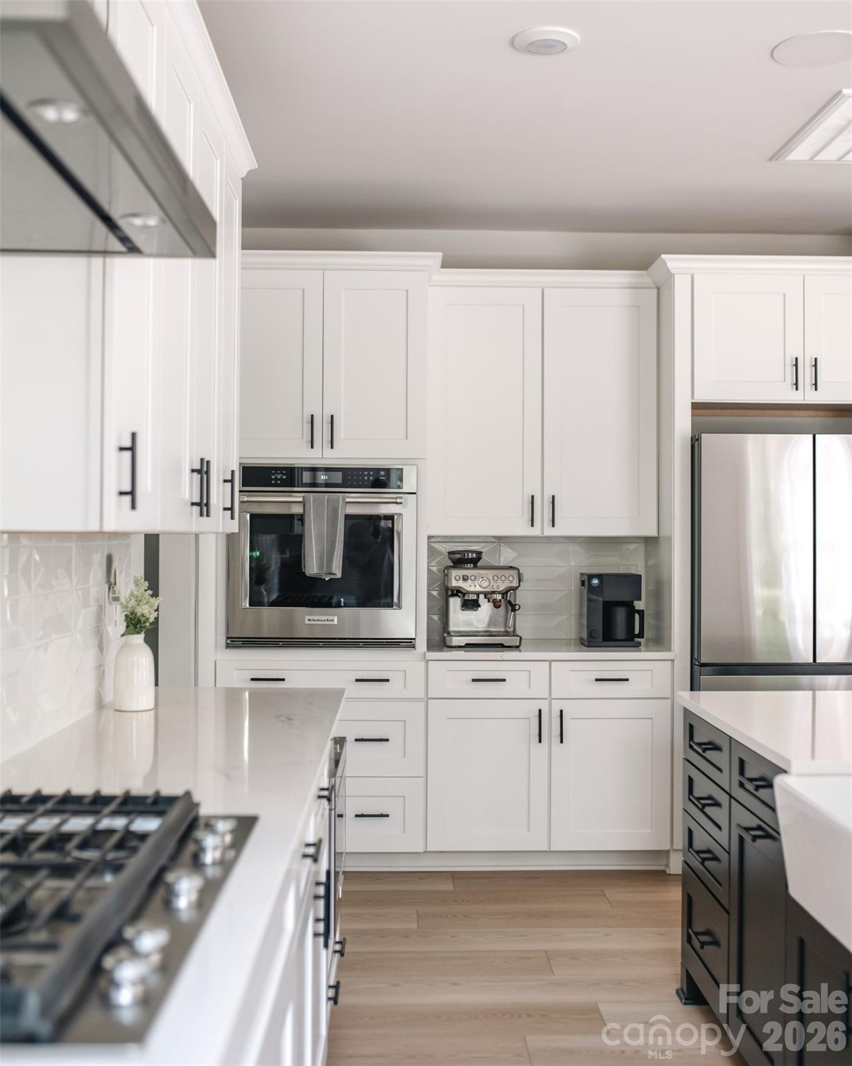 Wall oven and microwave drawer - 4320 Tournette Drive, Indian Land