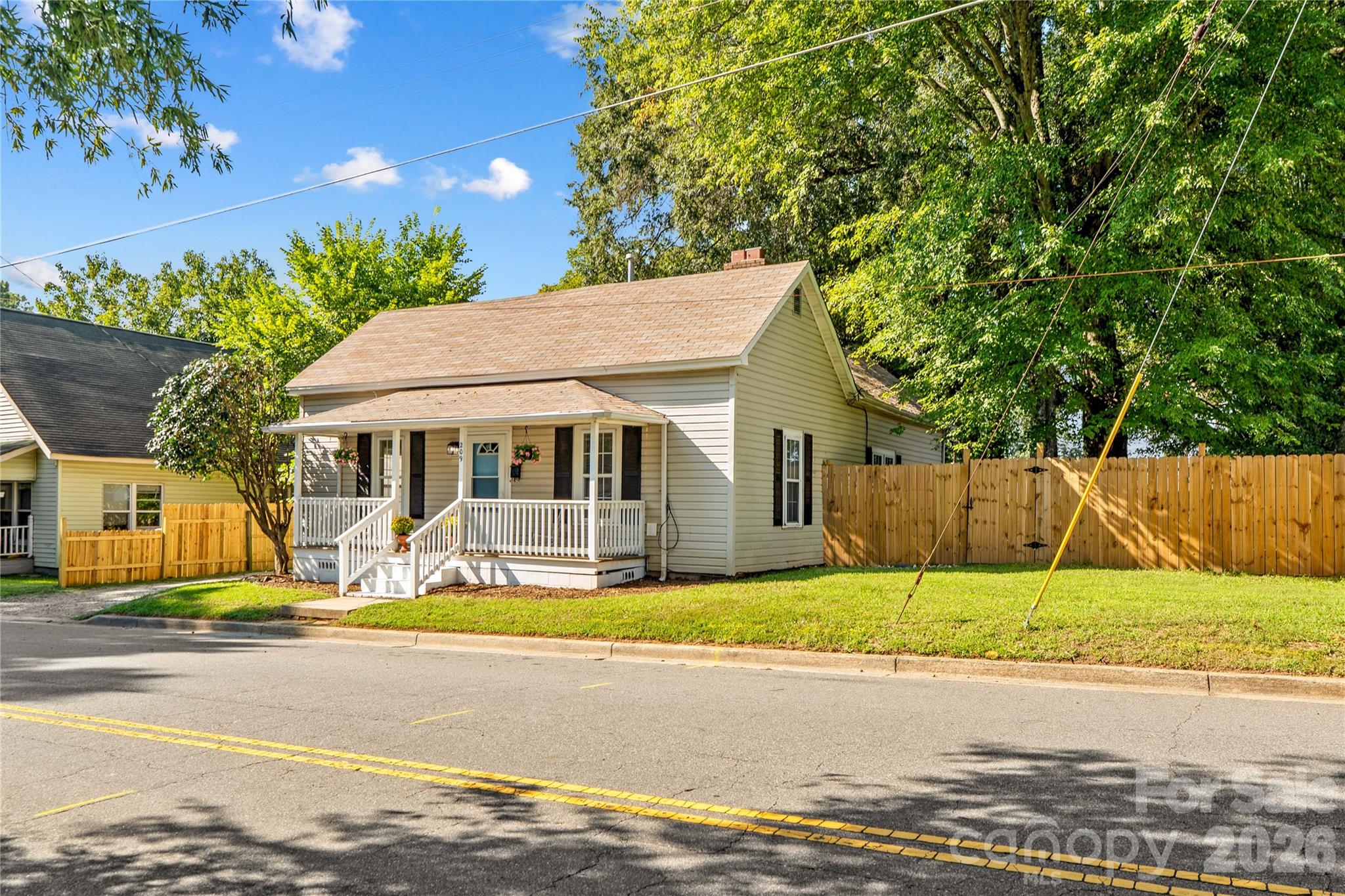 New Privacy Fencing for 209 East Wilson Avenue - 209 E Wilson Avenue, Mooresville