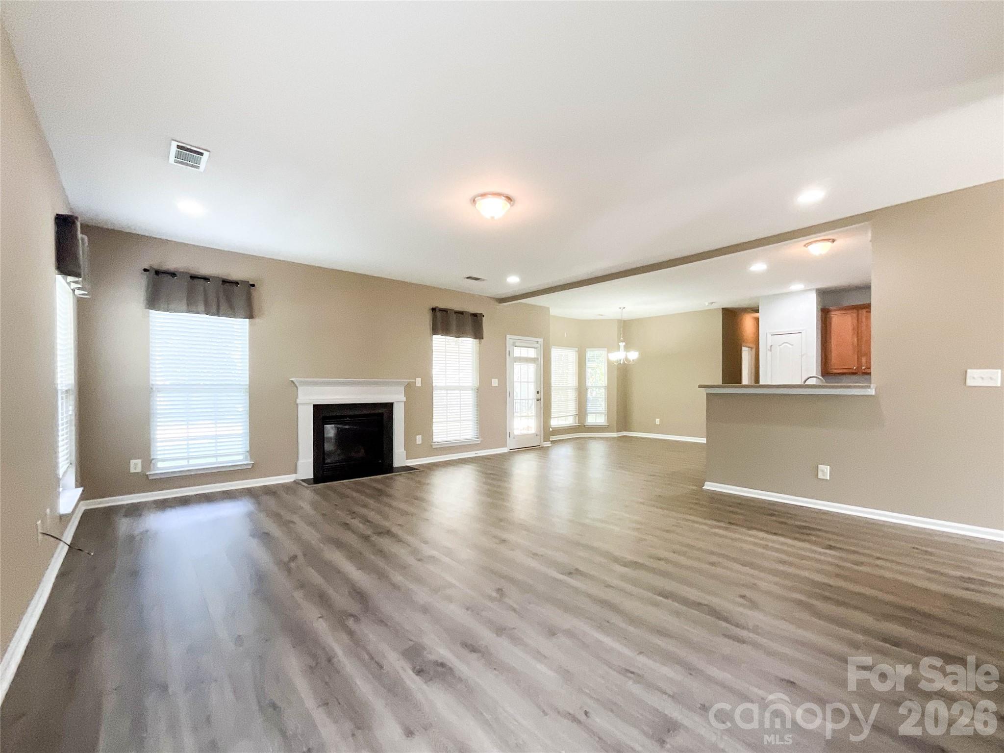 Single Family Residence at 1112 Tranquil Falls Lane, Matthews, photo 16 of 45